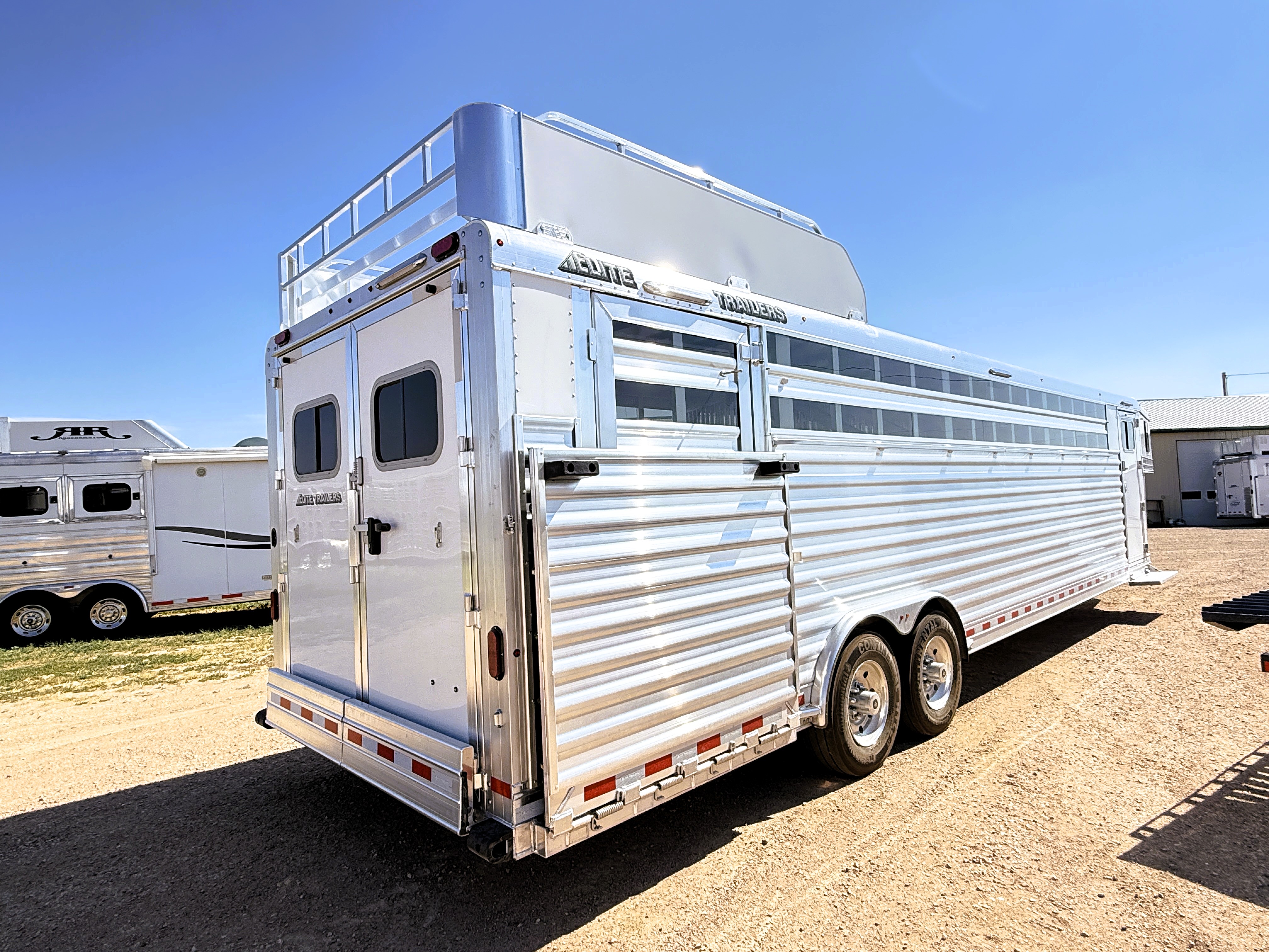 2027 Elite 8H S/C Horse Trailer