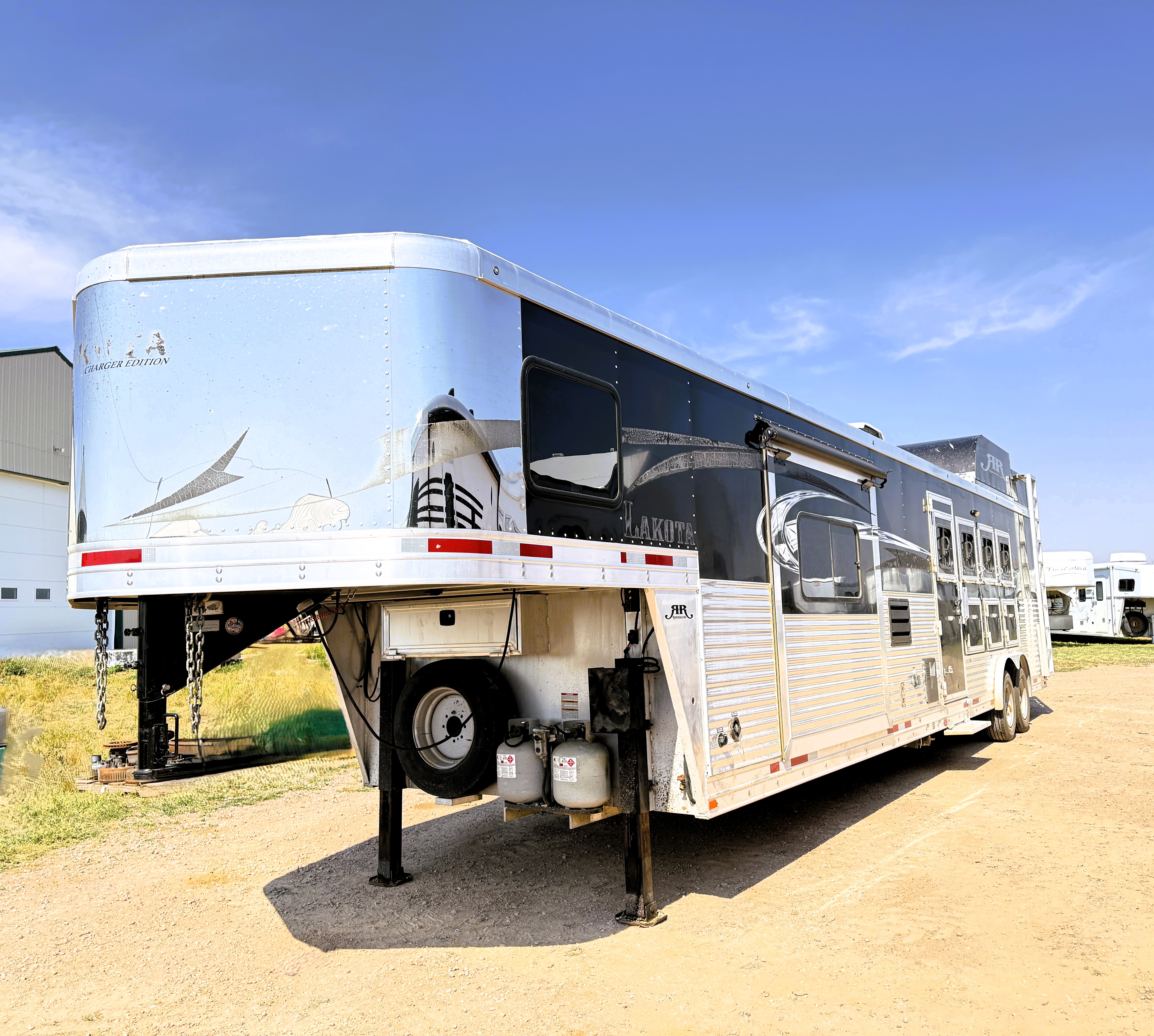 2016 Lakota C8415 Living Quarters
