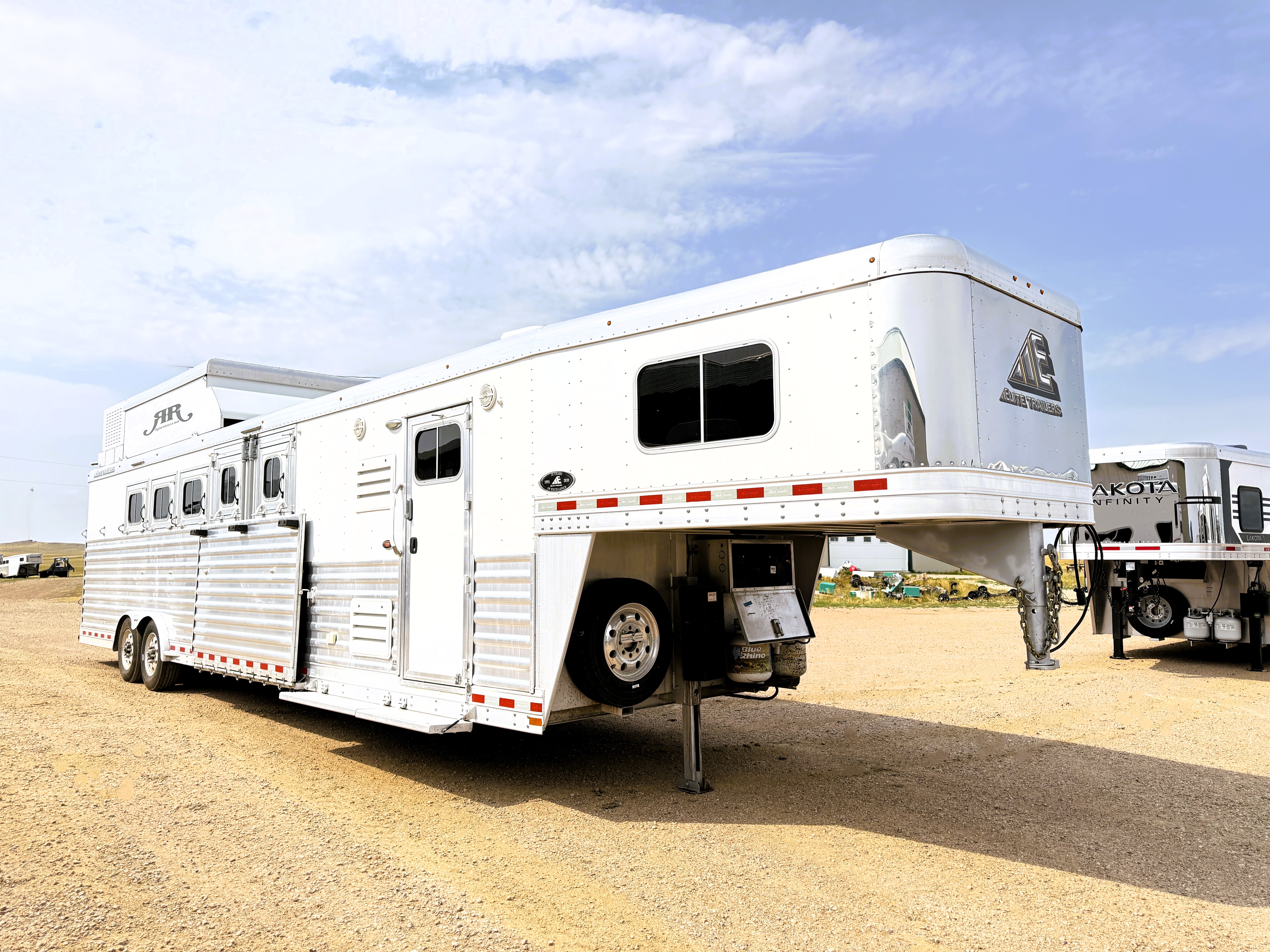 2021 Elite 5Hlq Living Quarters