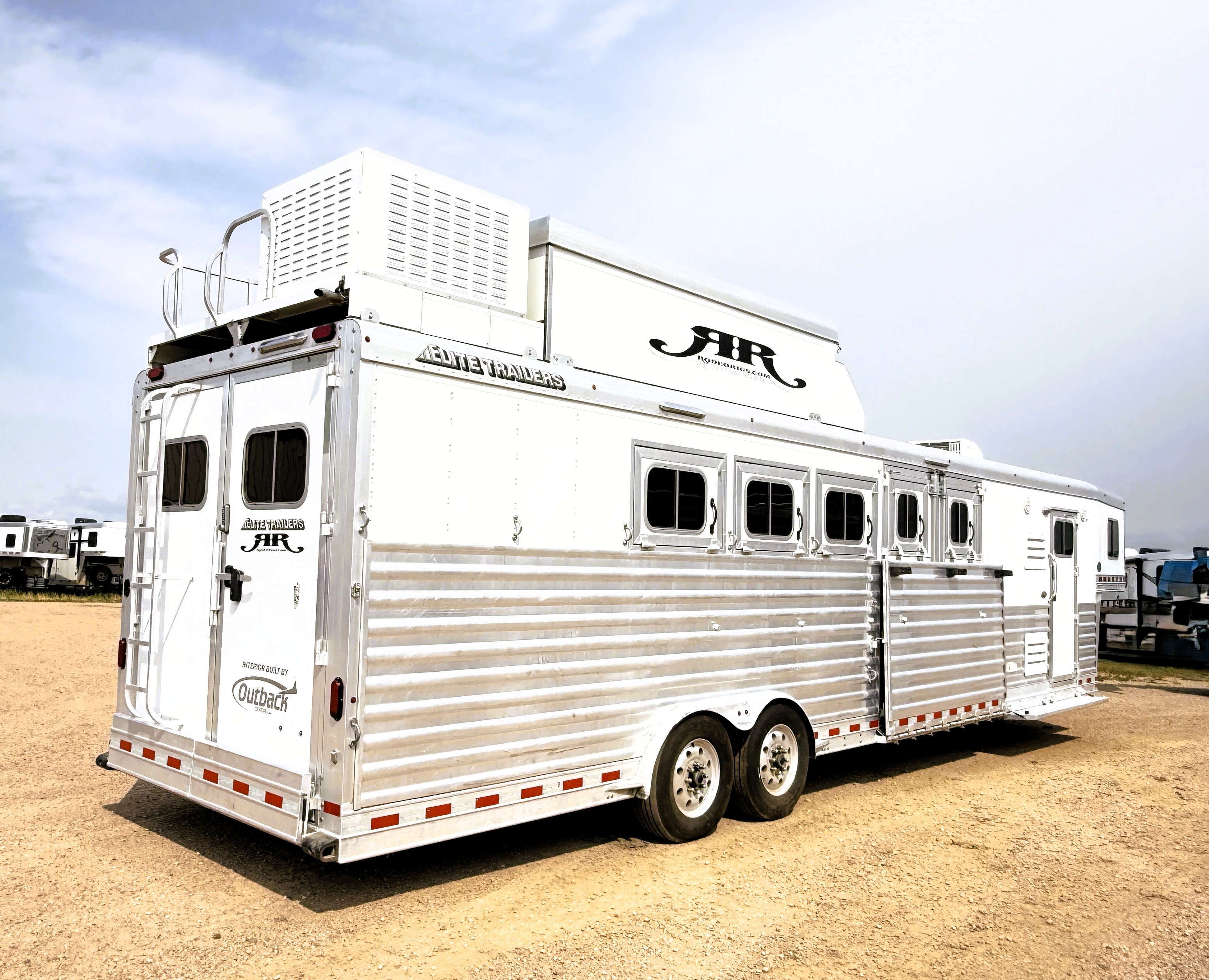 2021 Elite 5Hlq Living Quarters