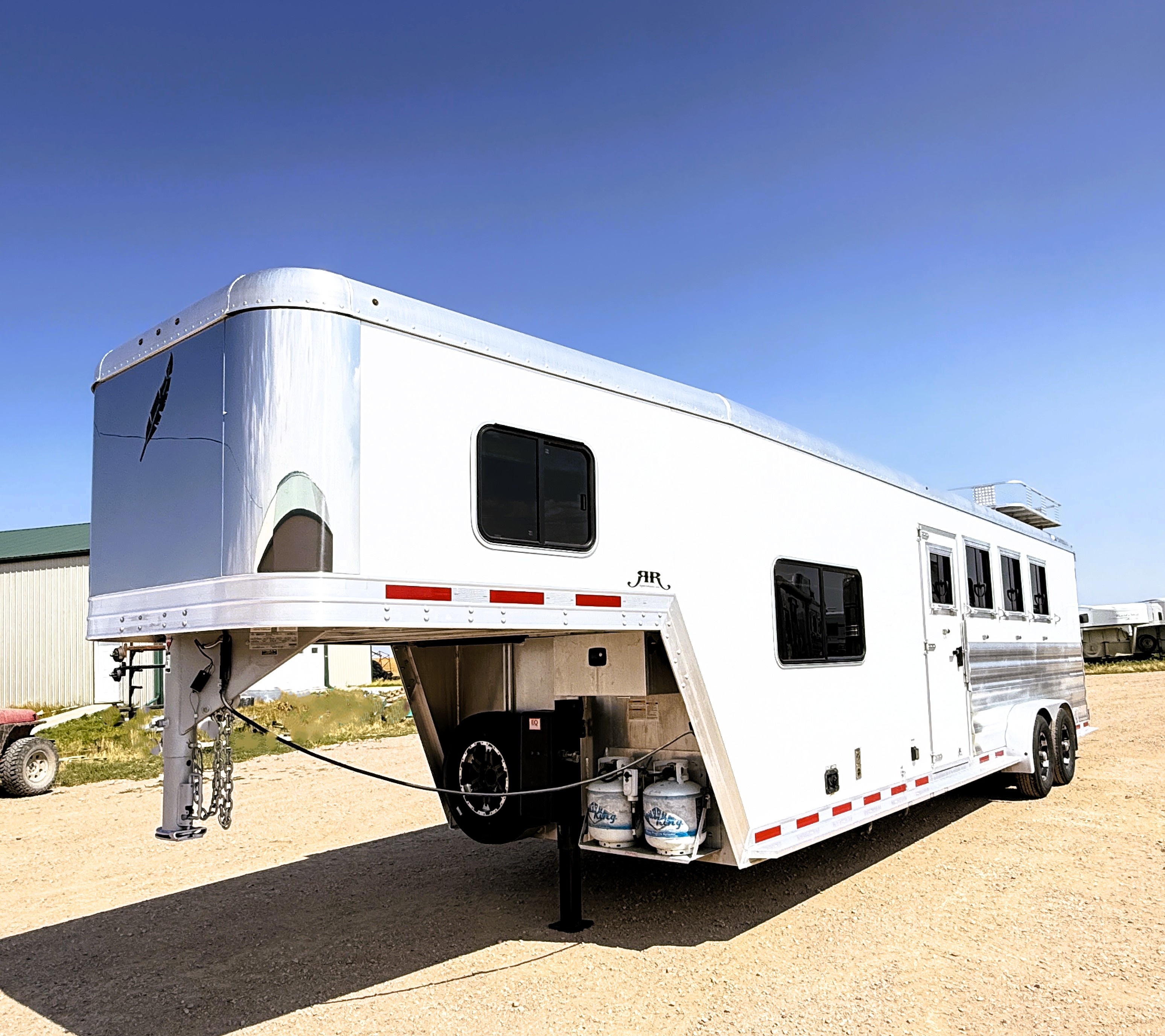 2024 Featherlite 4HLQ Living Quarters