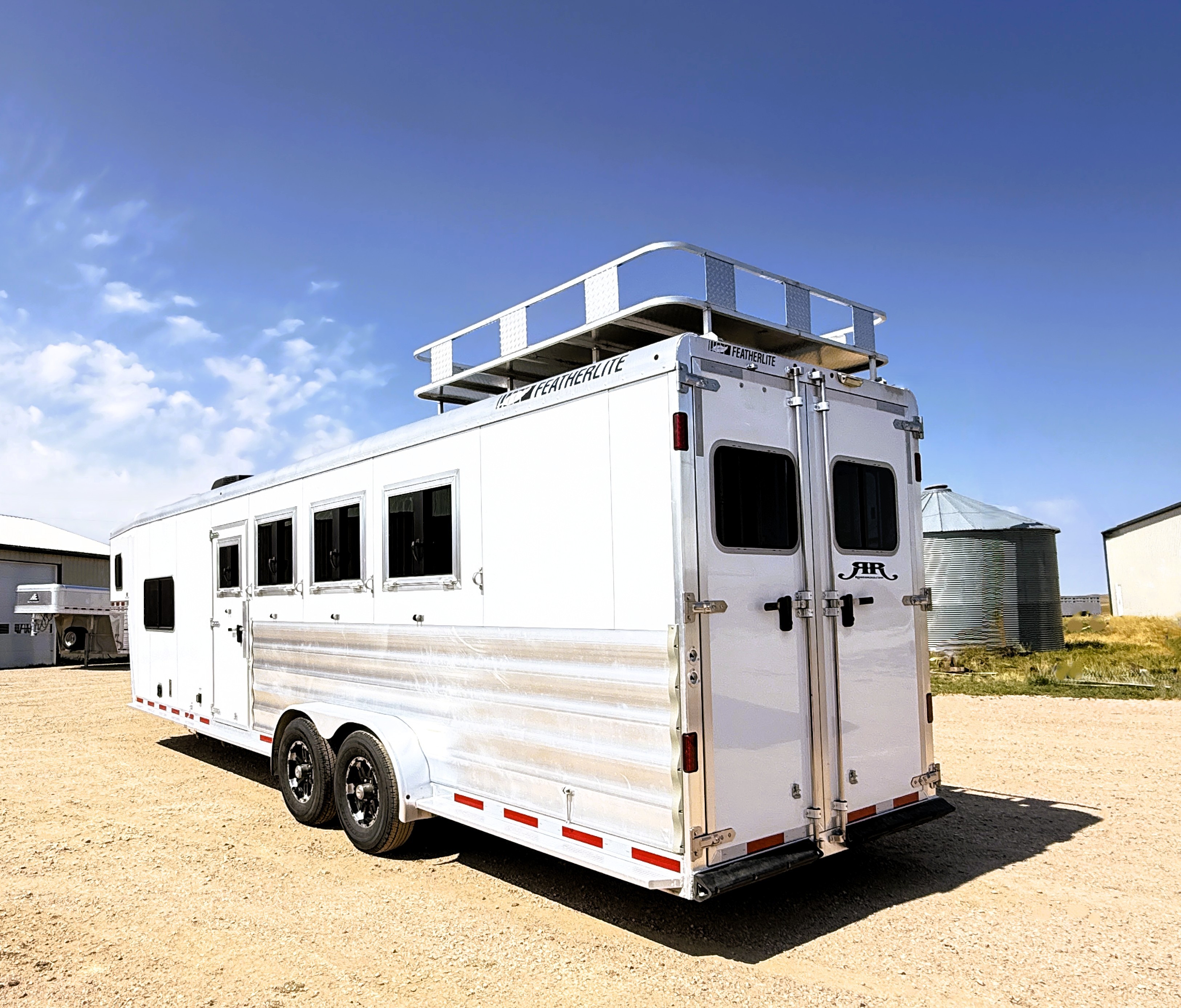 2024 Featherlite 4HLQ Living Quarters