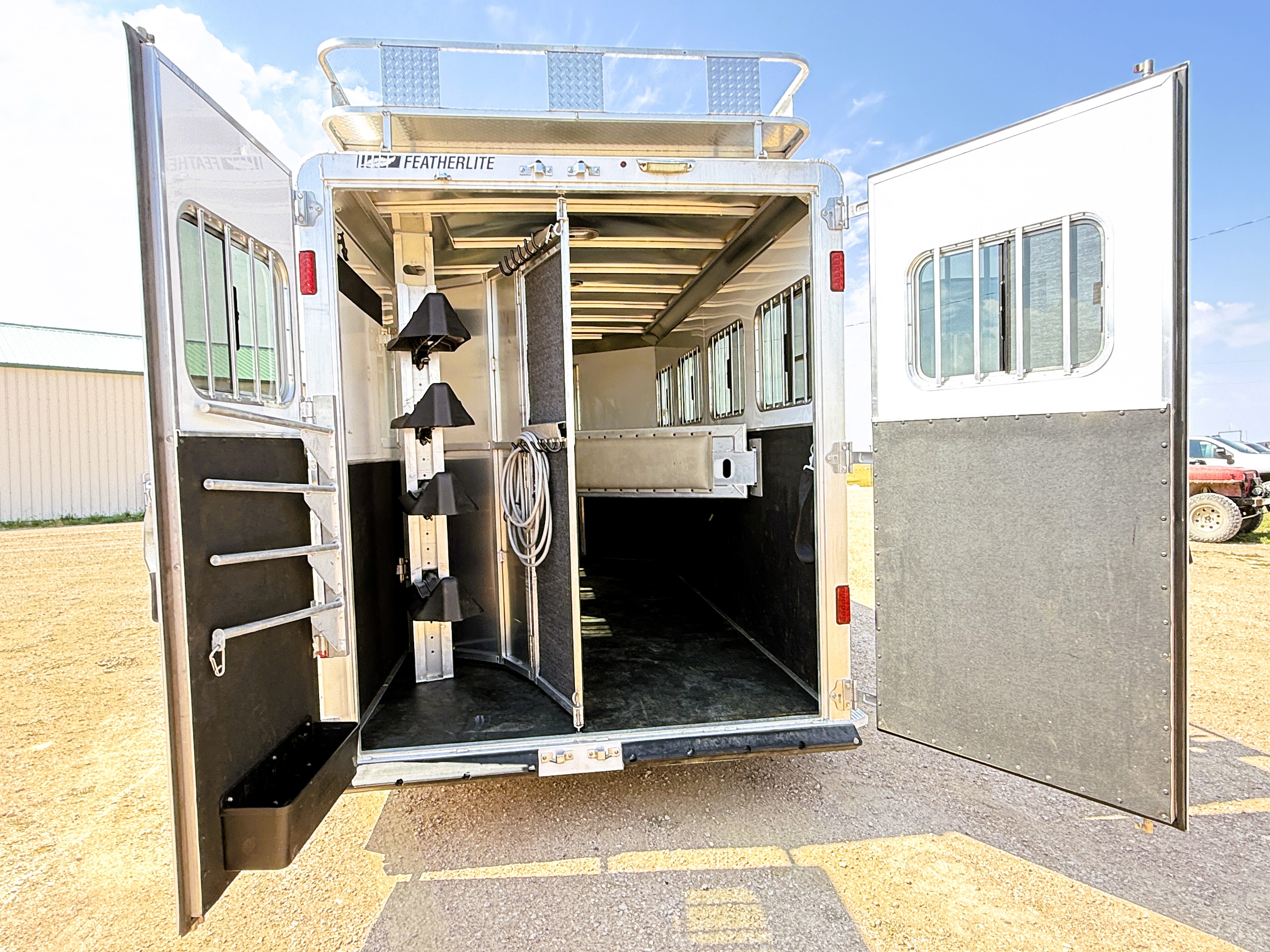2024 Featherlite 4HLQ Living Quarters