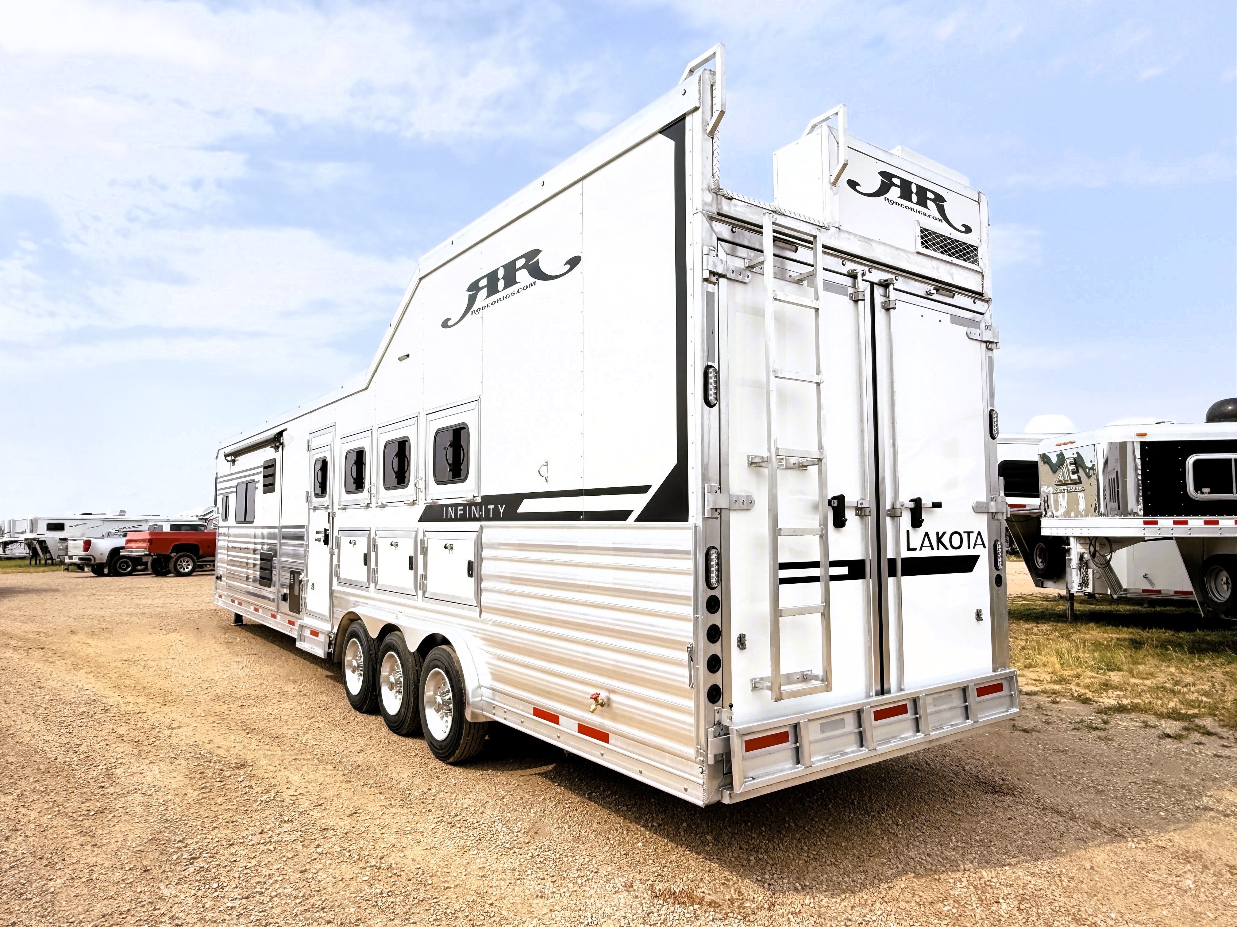 Trailer Photo 2