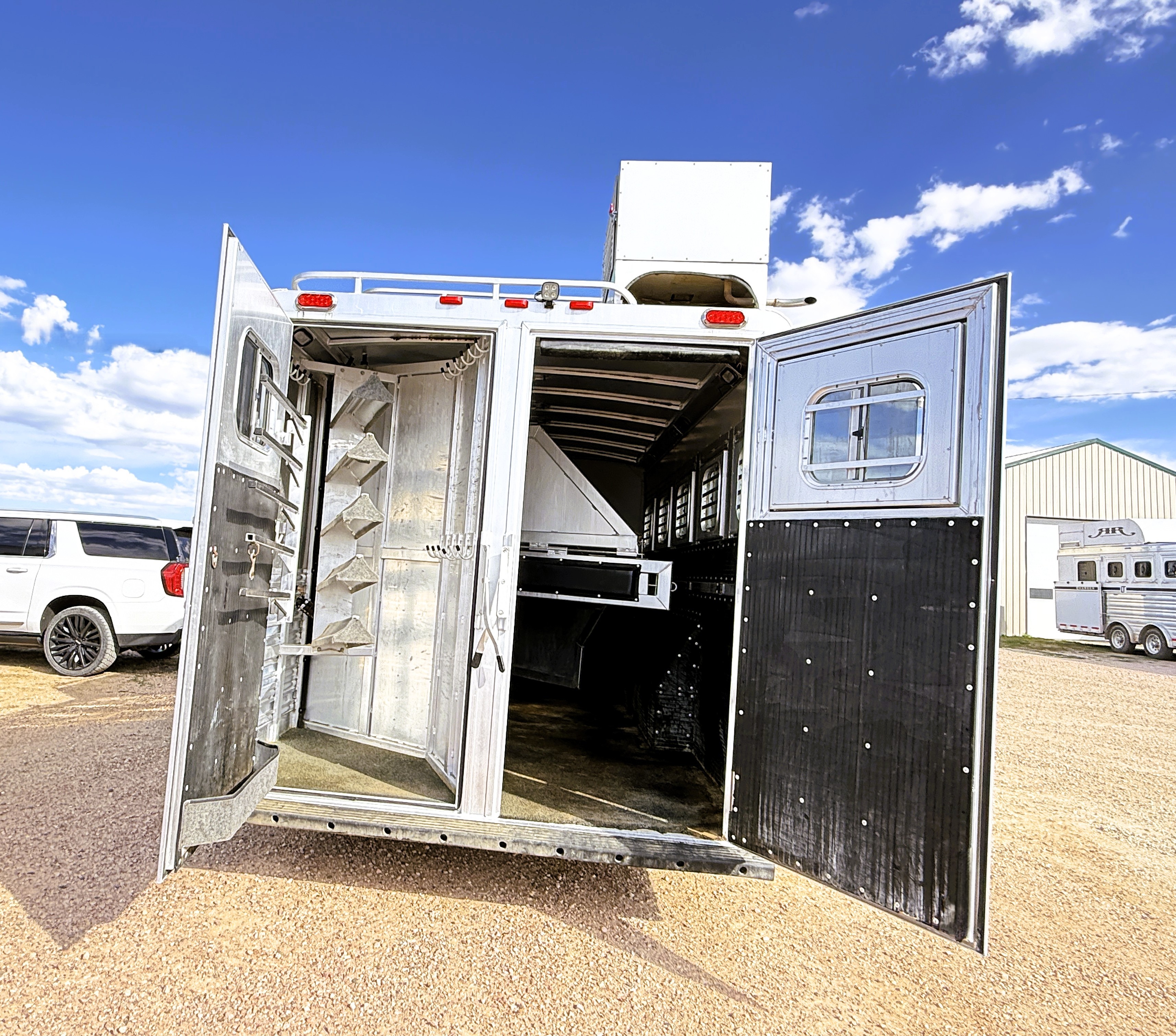 2008 Platinum 5HLQ Living Quarters