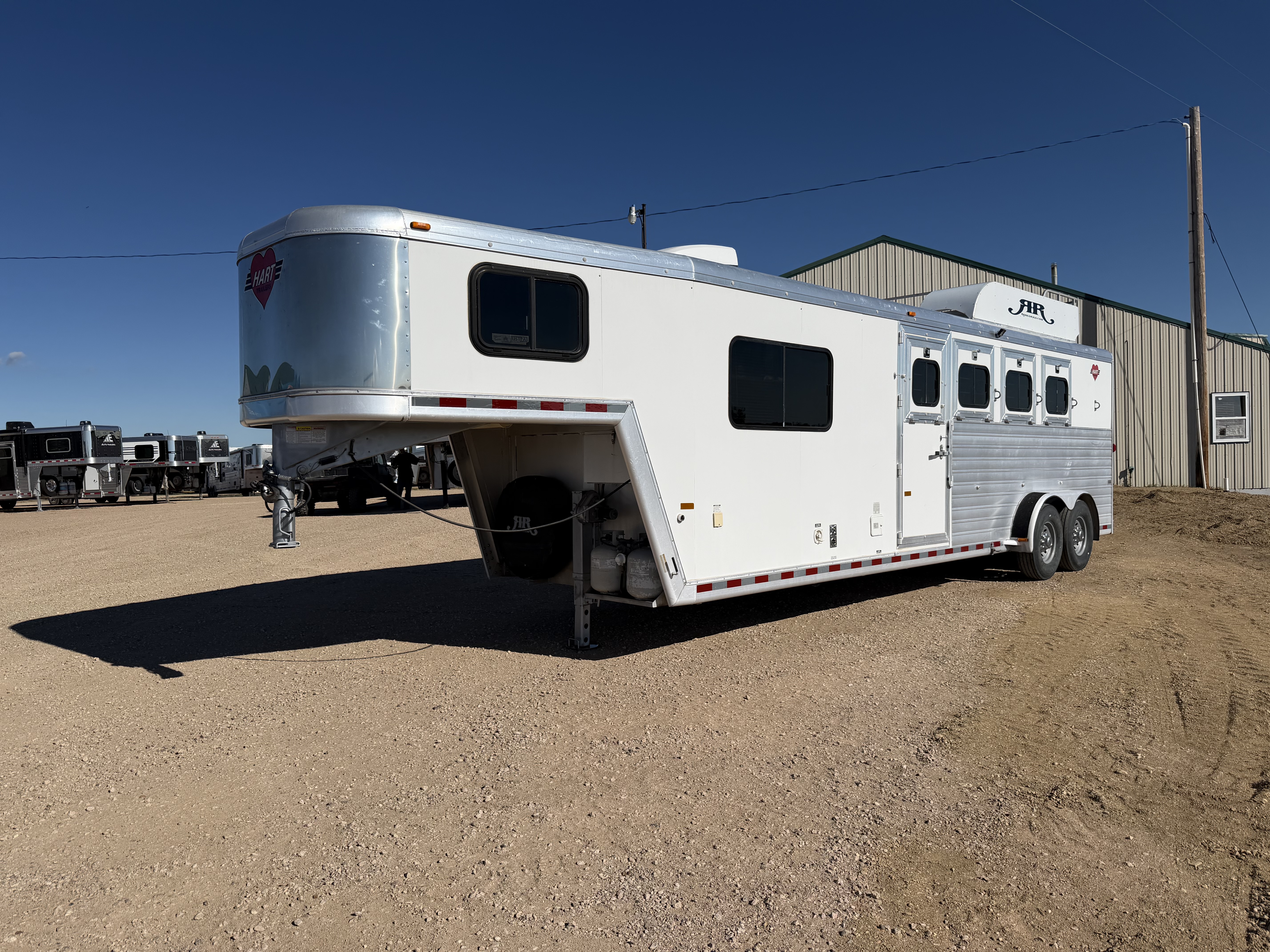 2003 Hart 4HLQ Living Quarters