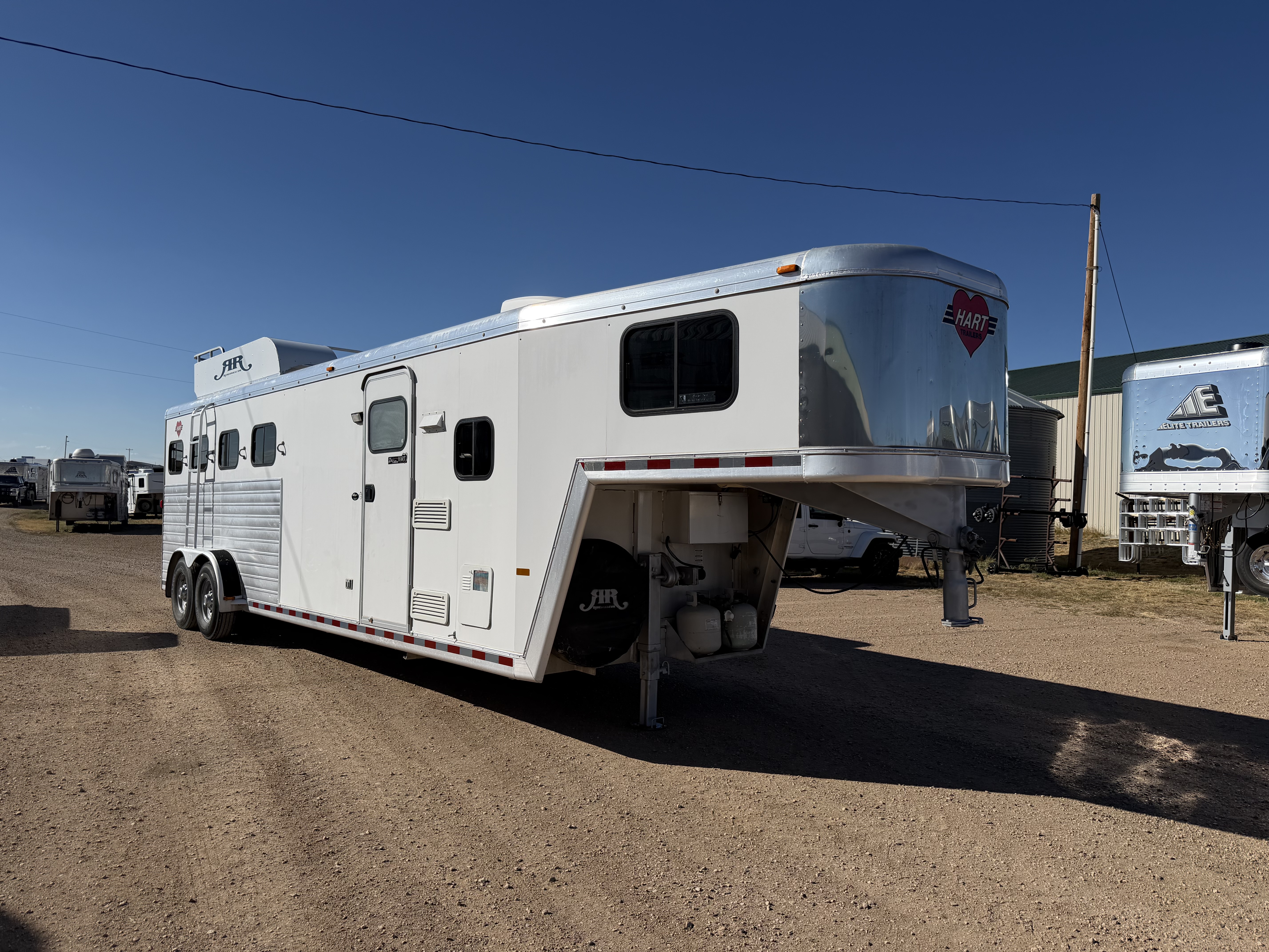 2003 Hart 4HLQ Living Quarters