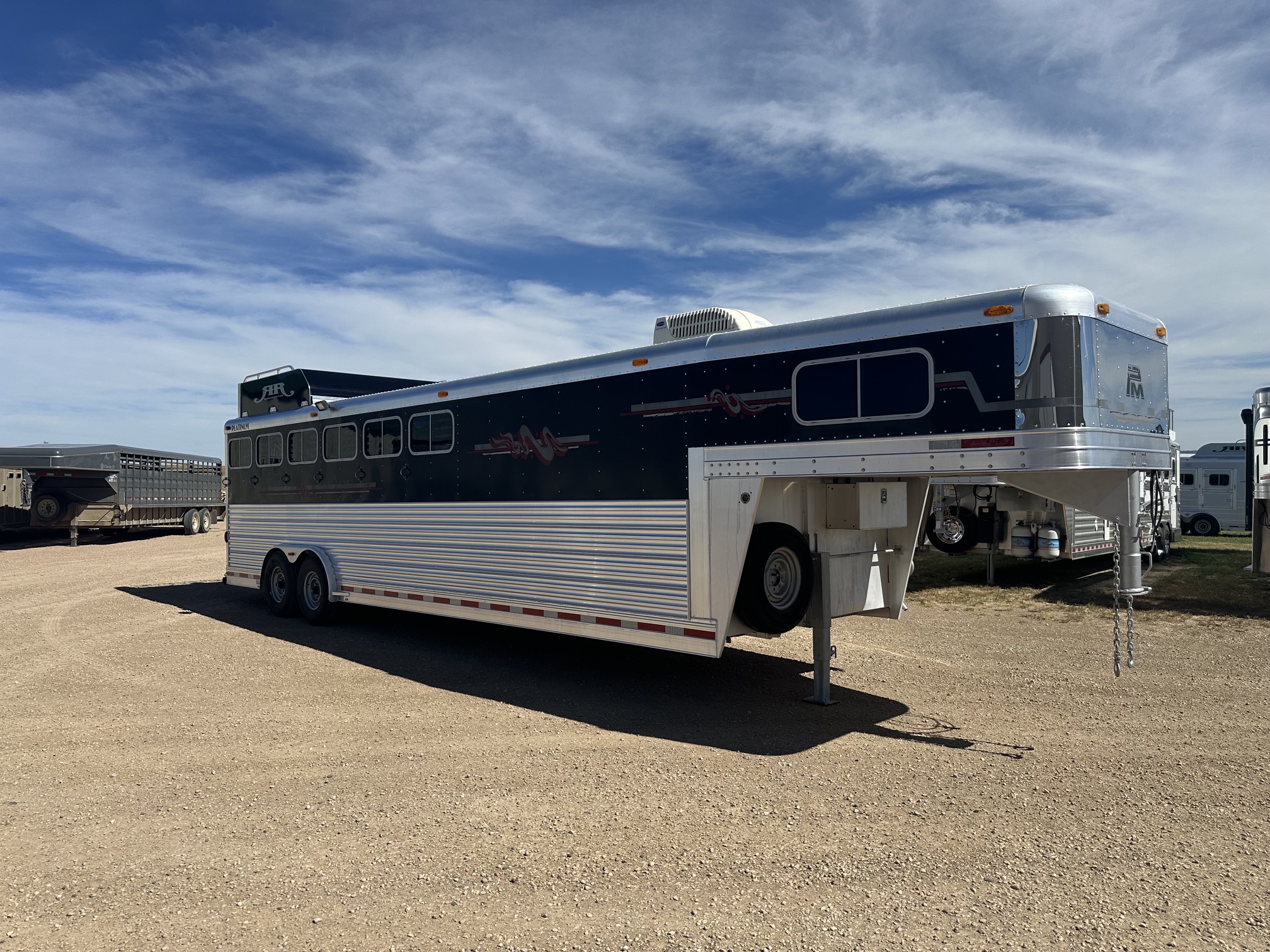 2005 Platinum 6H Horse Trailer