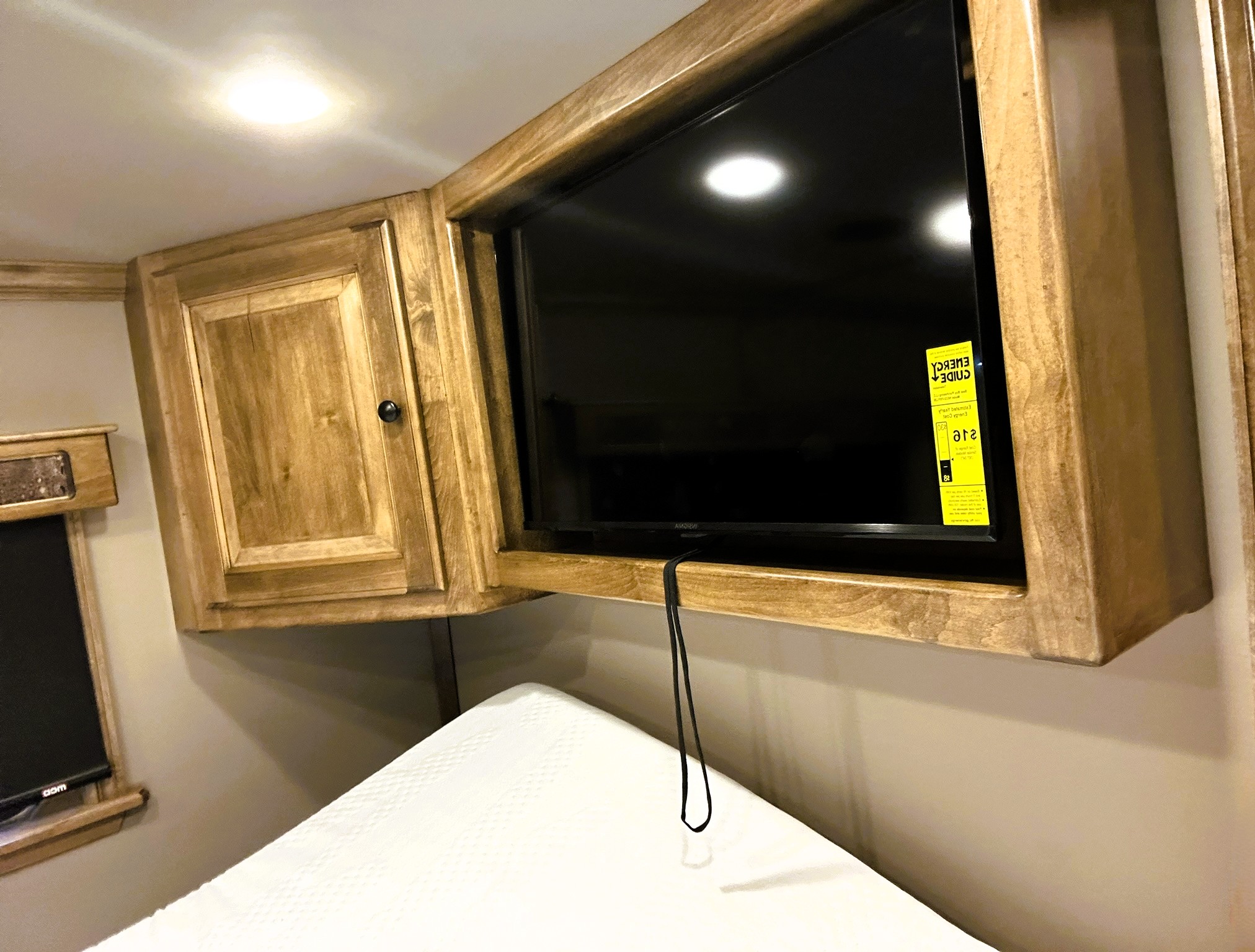 2026 Elite 5HLQRL Living Quarters