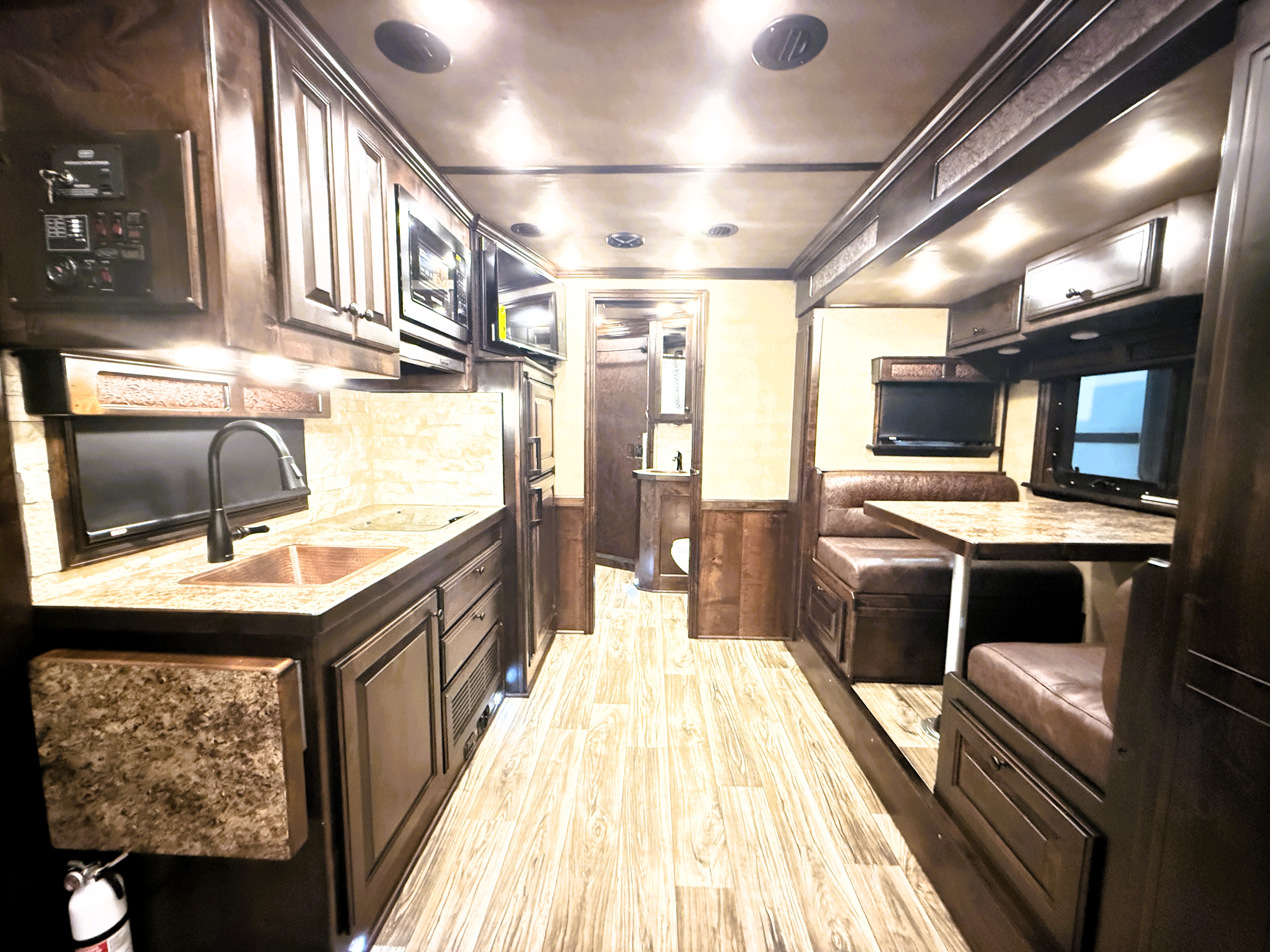 2027 Elite 4HLQSL Living Quarters
