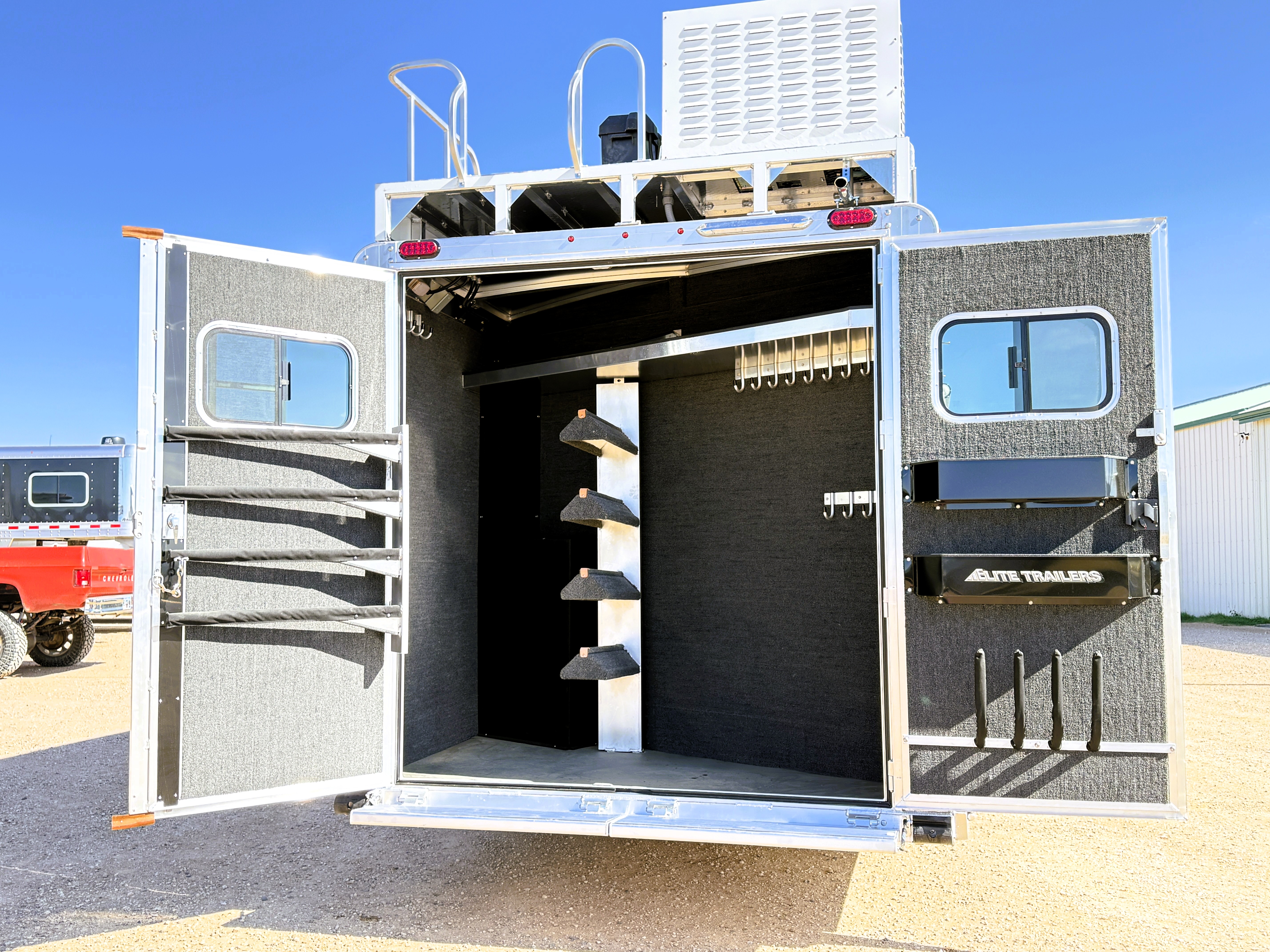 2027 Elite 4HLQSL Living Quarters