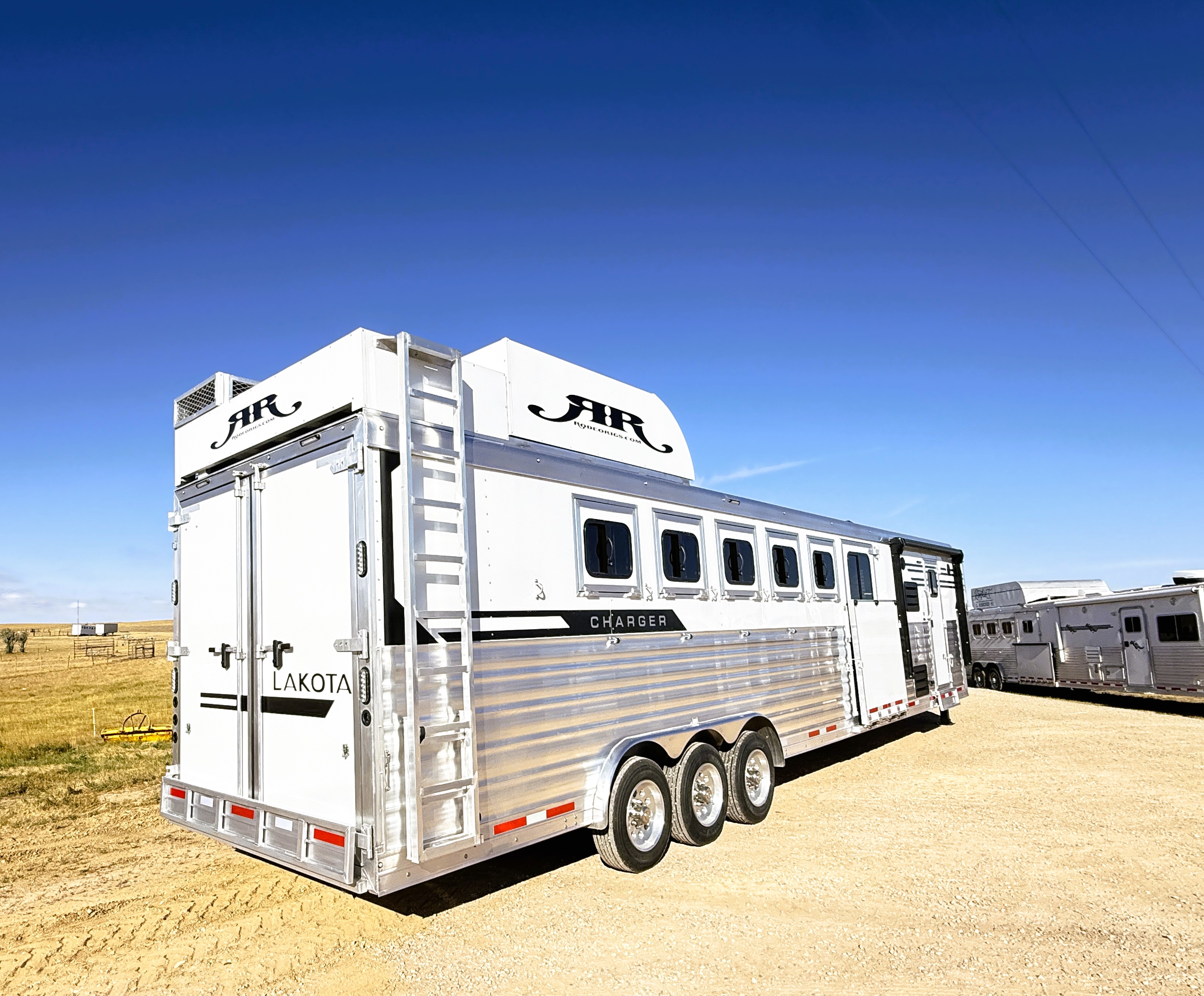 2027 Lakota CH8611RKT Living Quarters