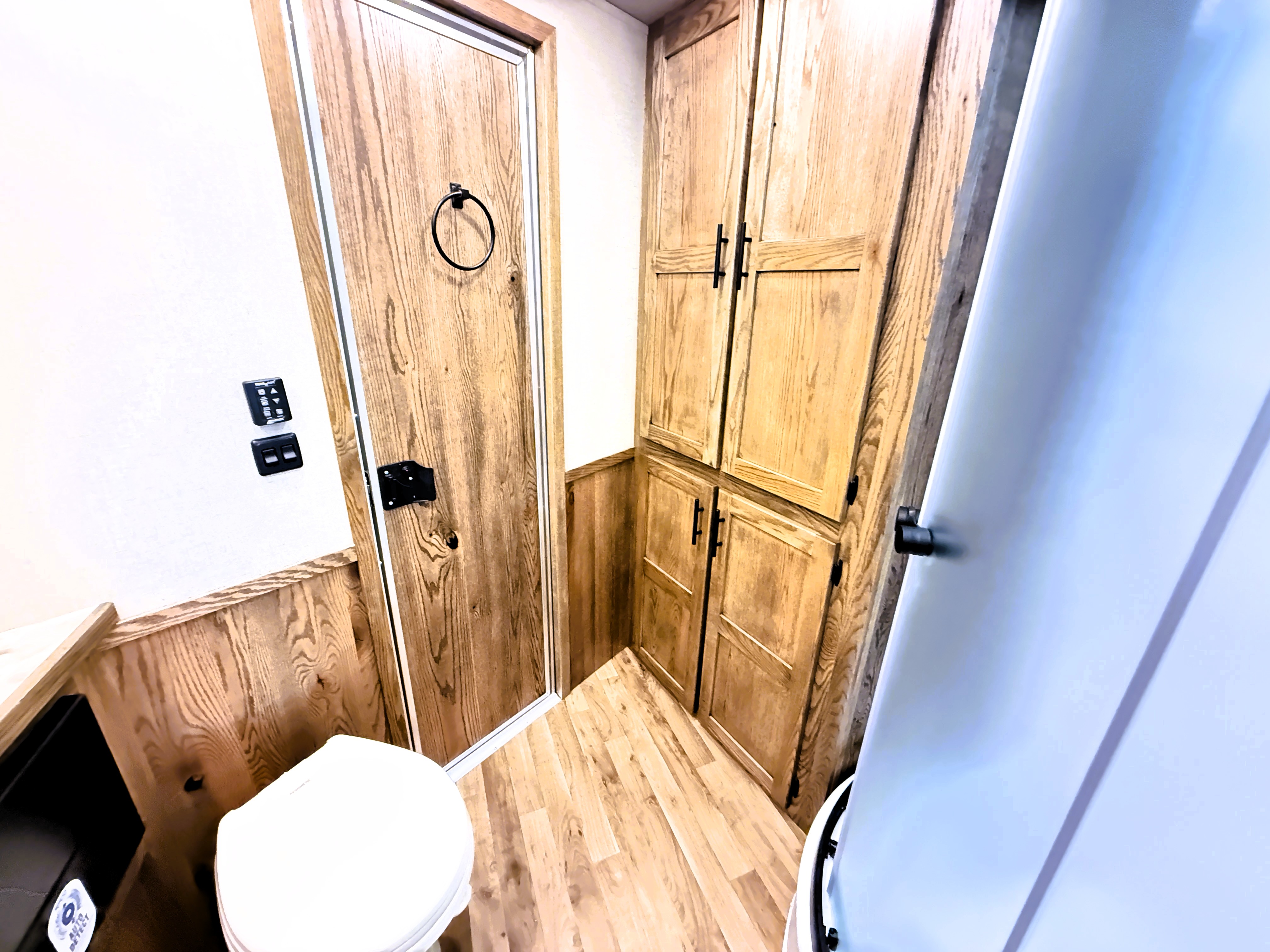 2027 Lakota CH8611RKT Living Quarters