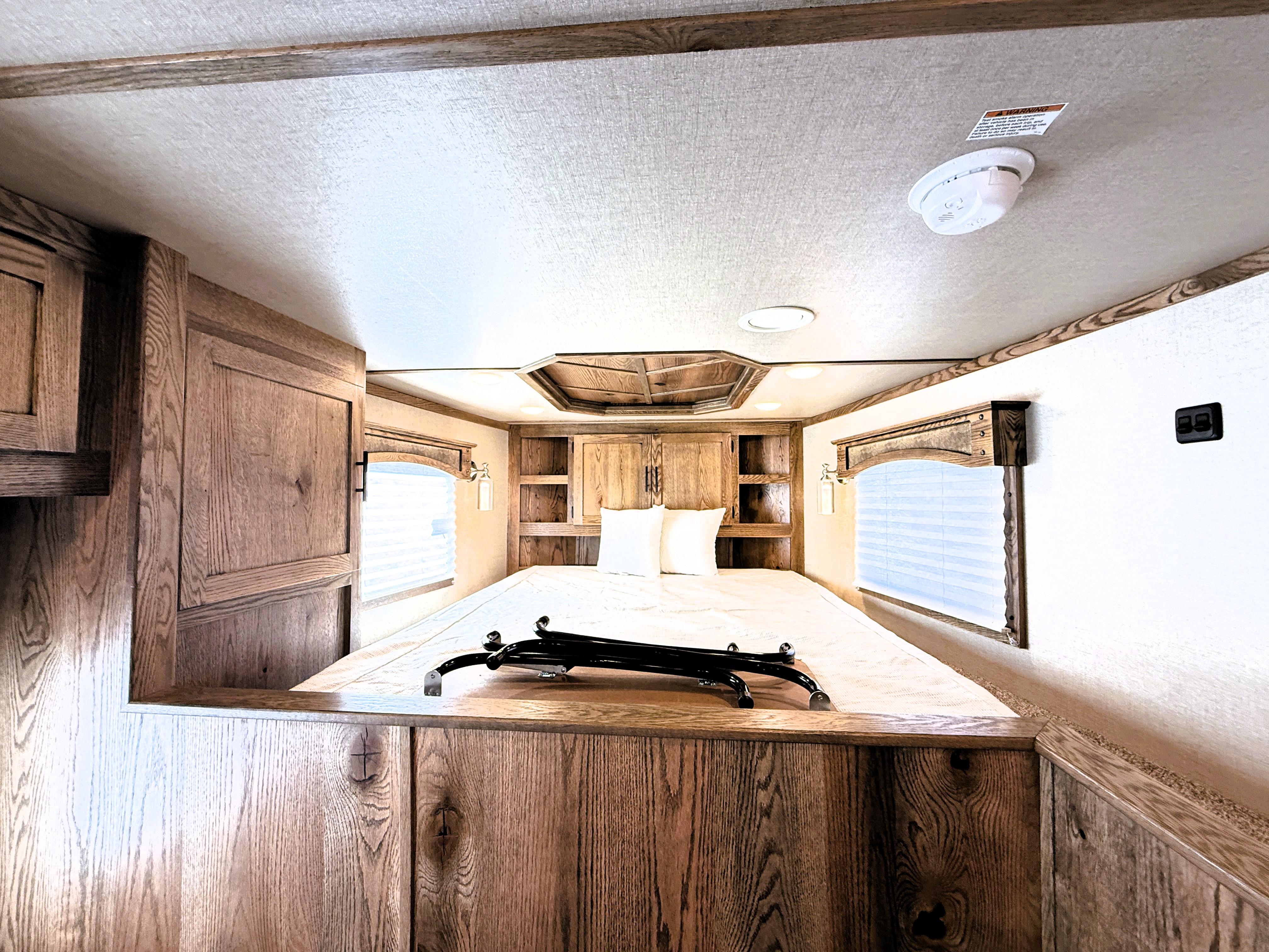 2027 Lakota CH8611RKT Living Quarters