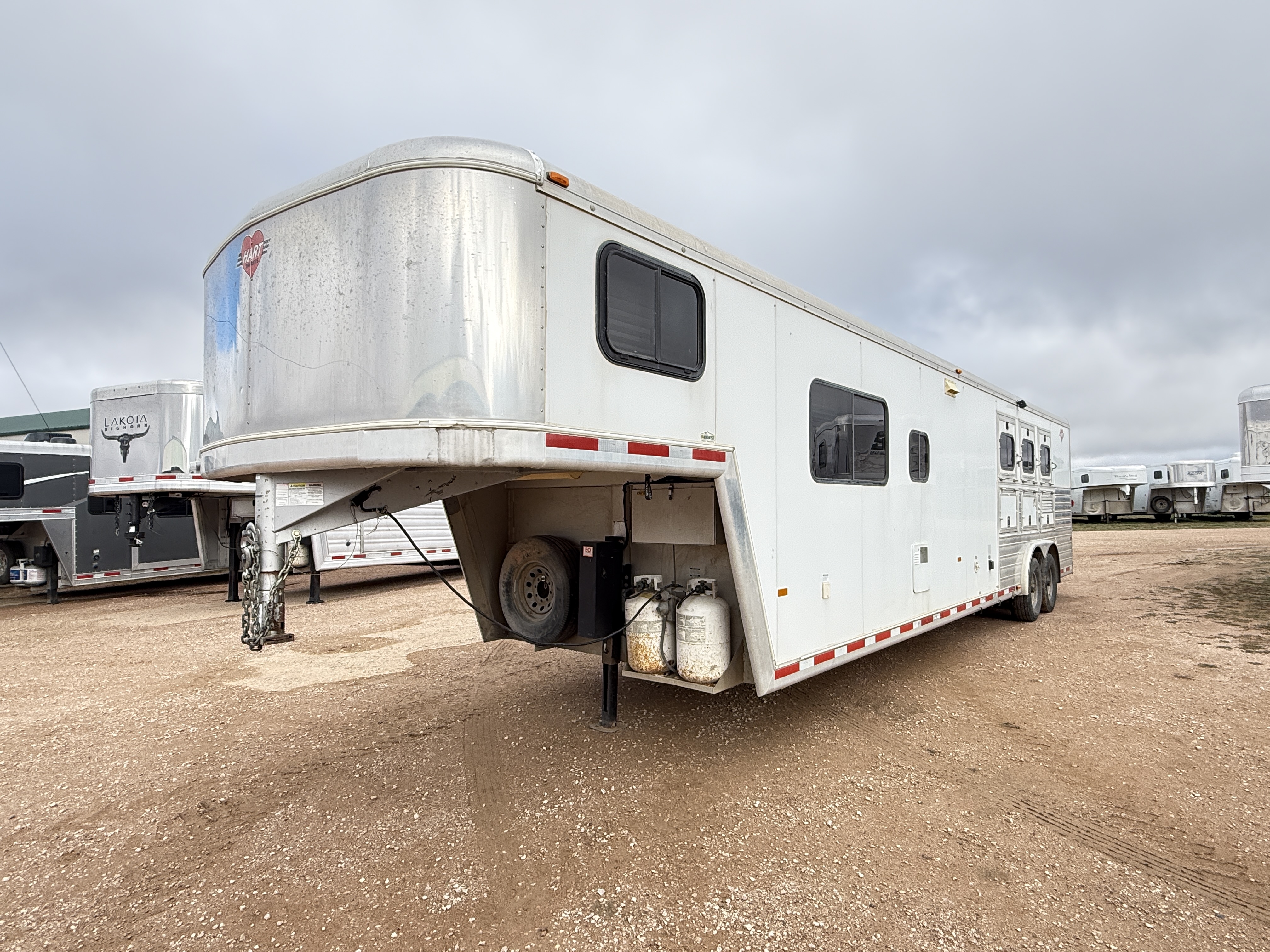 2004 Hart 3HLQ Living Quarters