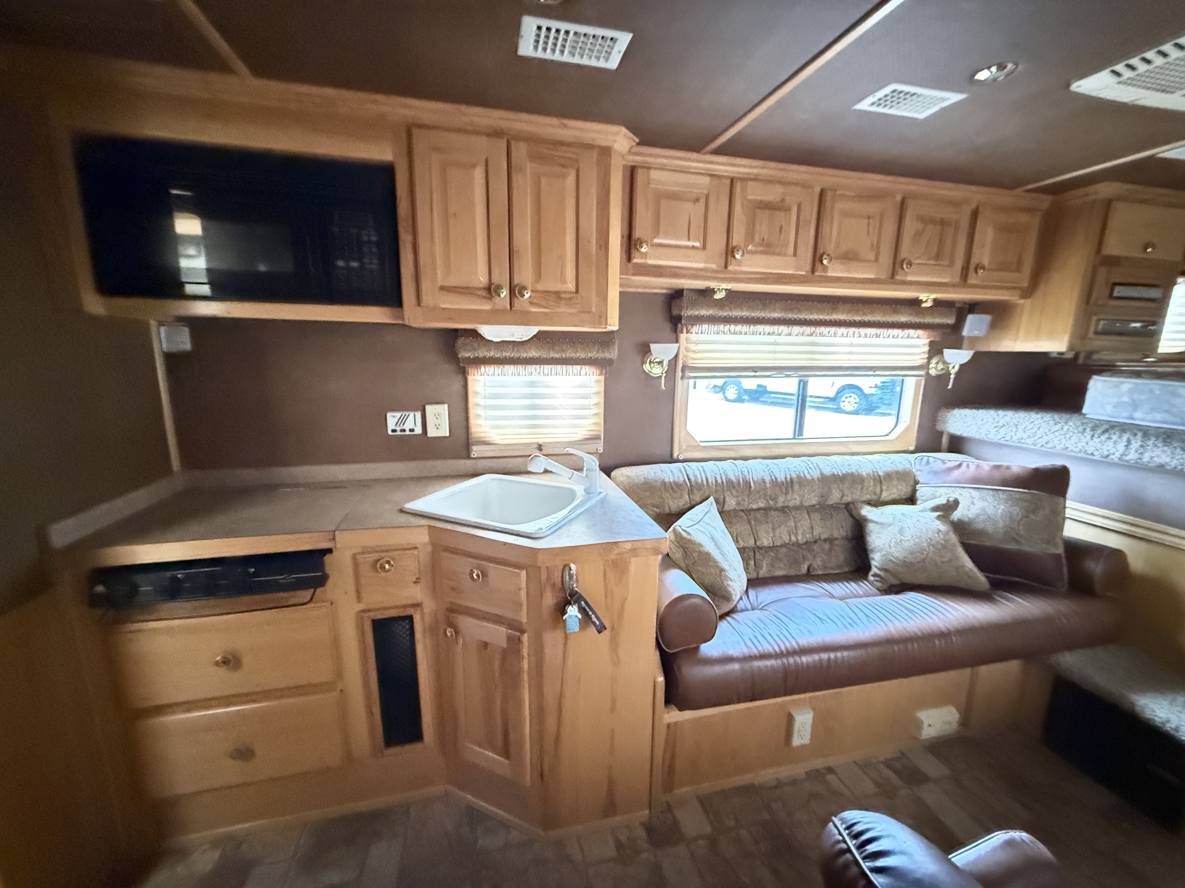 2004 Hart 3HLQ Living Quarters