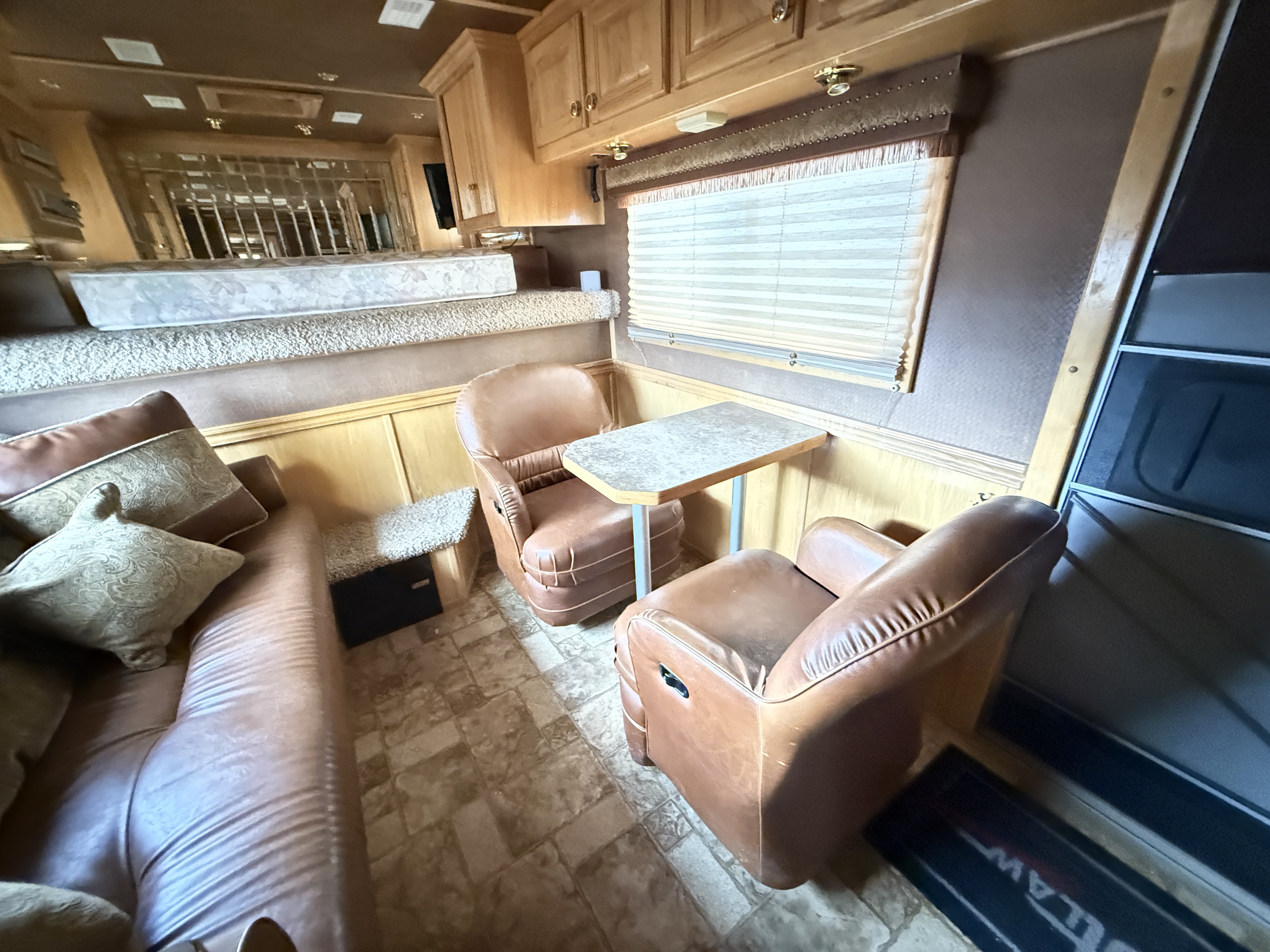 2004 Hart 3HLQ Living Quarters