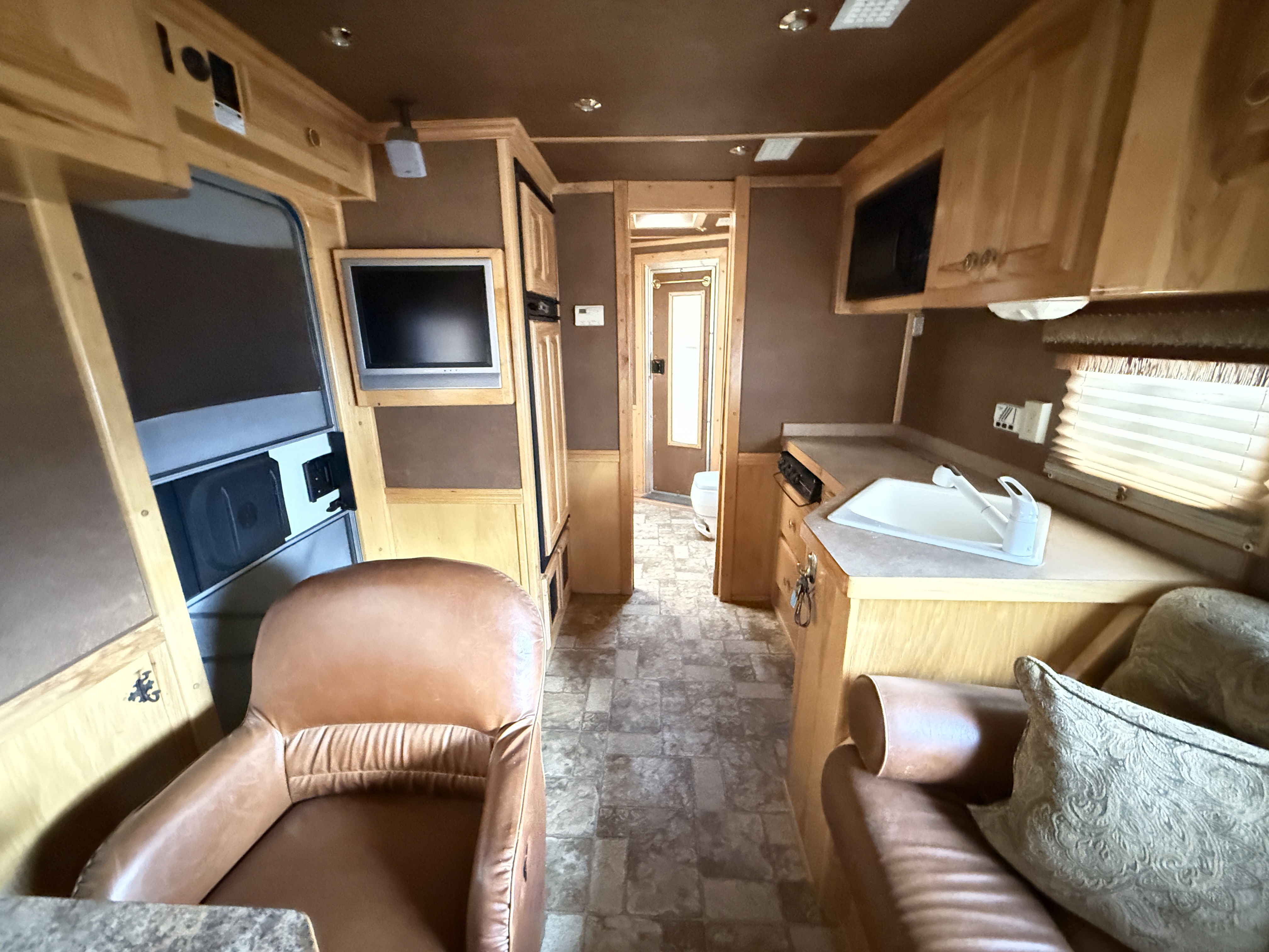 2004 Hart 3HLQ Living Quarters