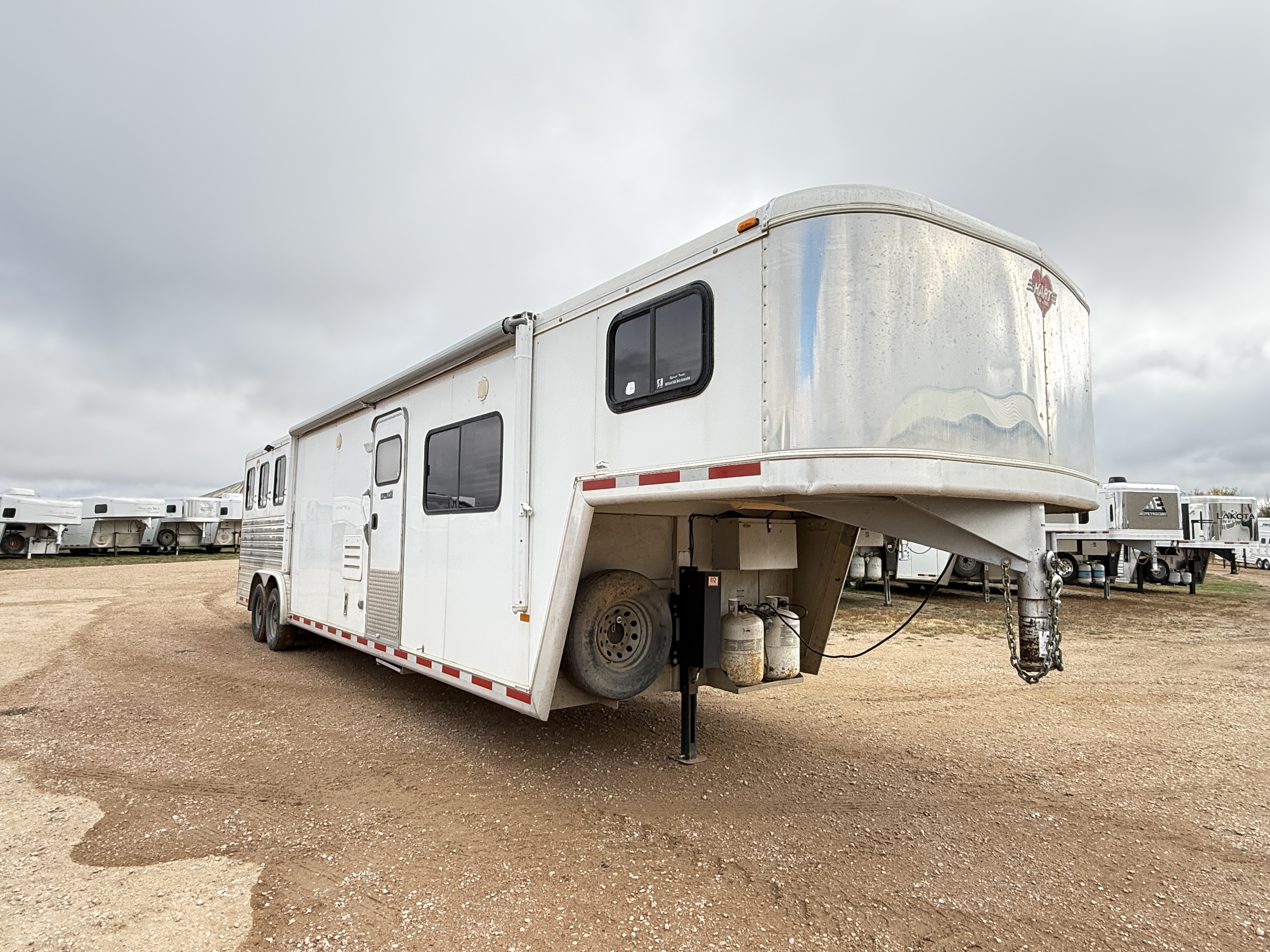 2004 Hart 3HLQ Living Quarters