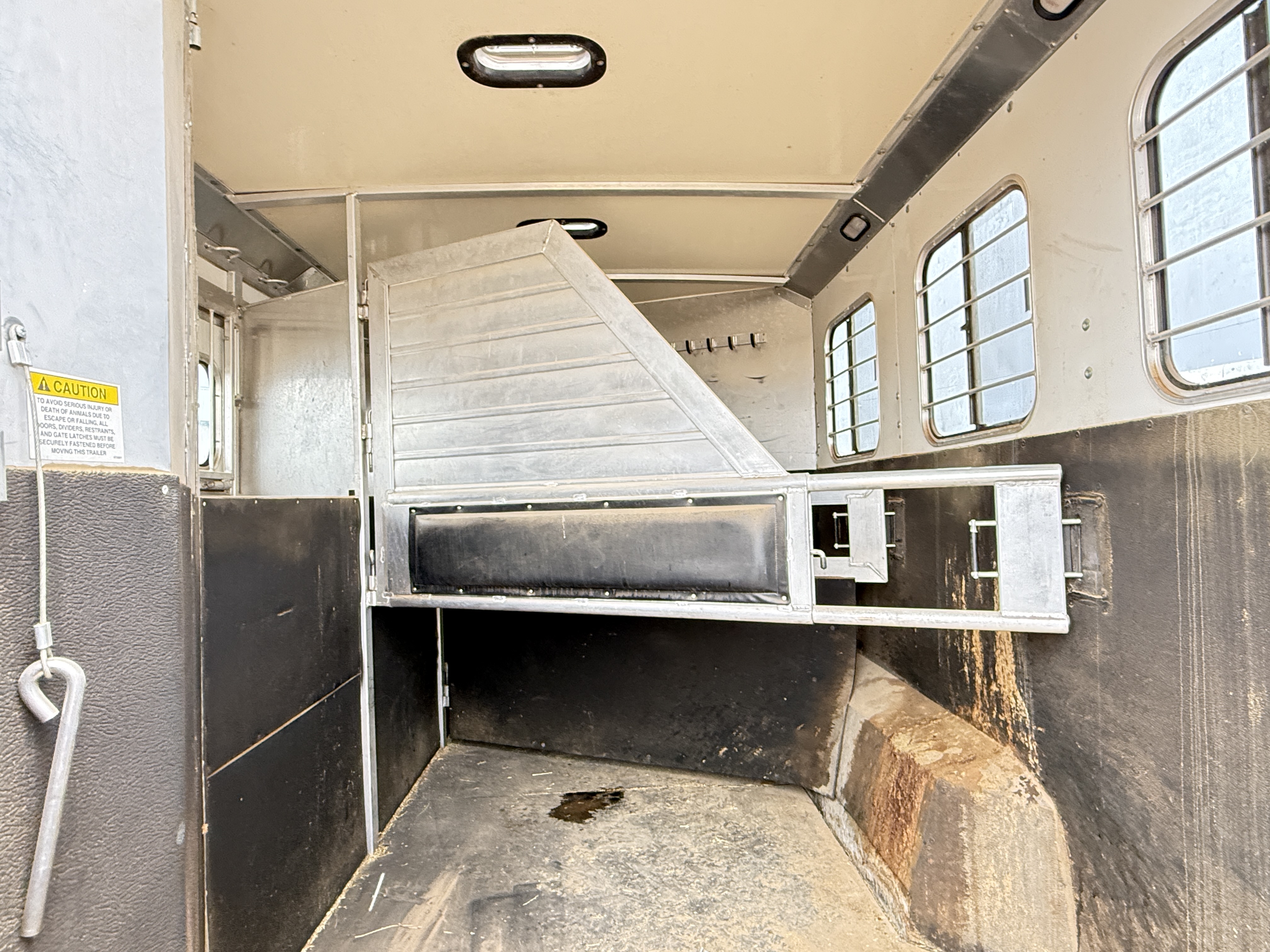 2004 Hart 3HLQ Living Quarters