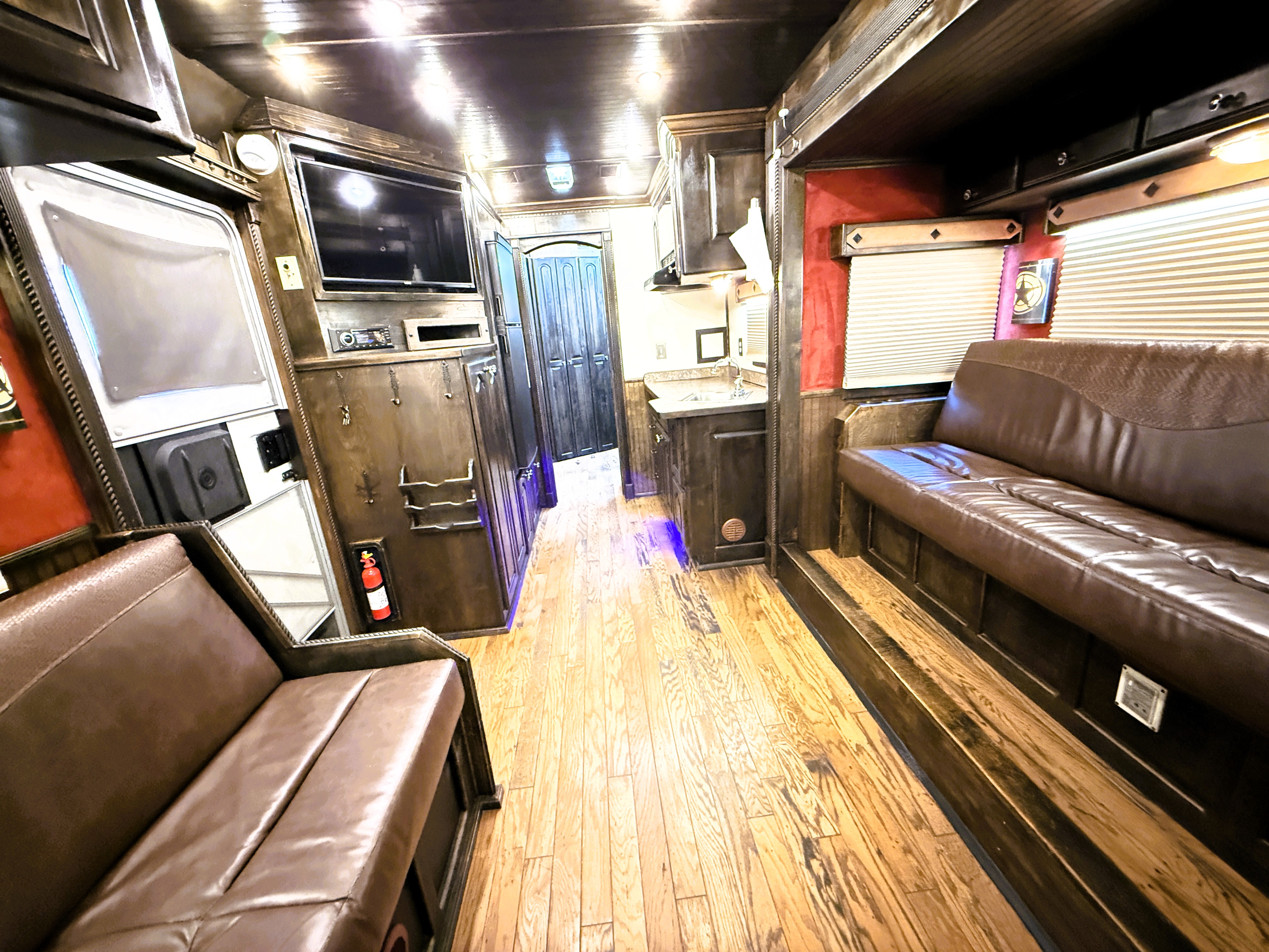 2006 Platinum 4HLQ Living Quarters