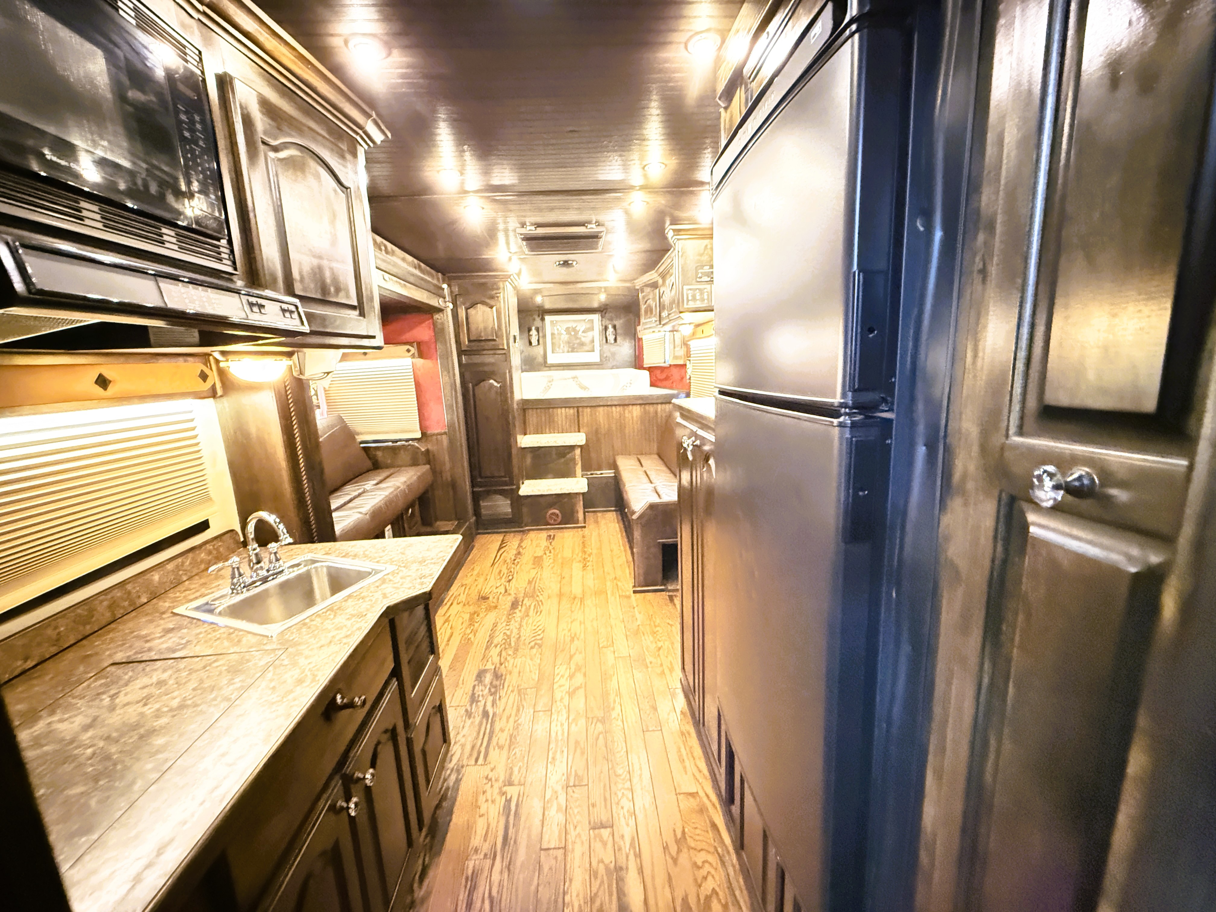 2006 Platinum 4HLQ Living Quarters
