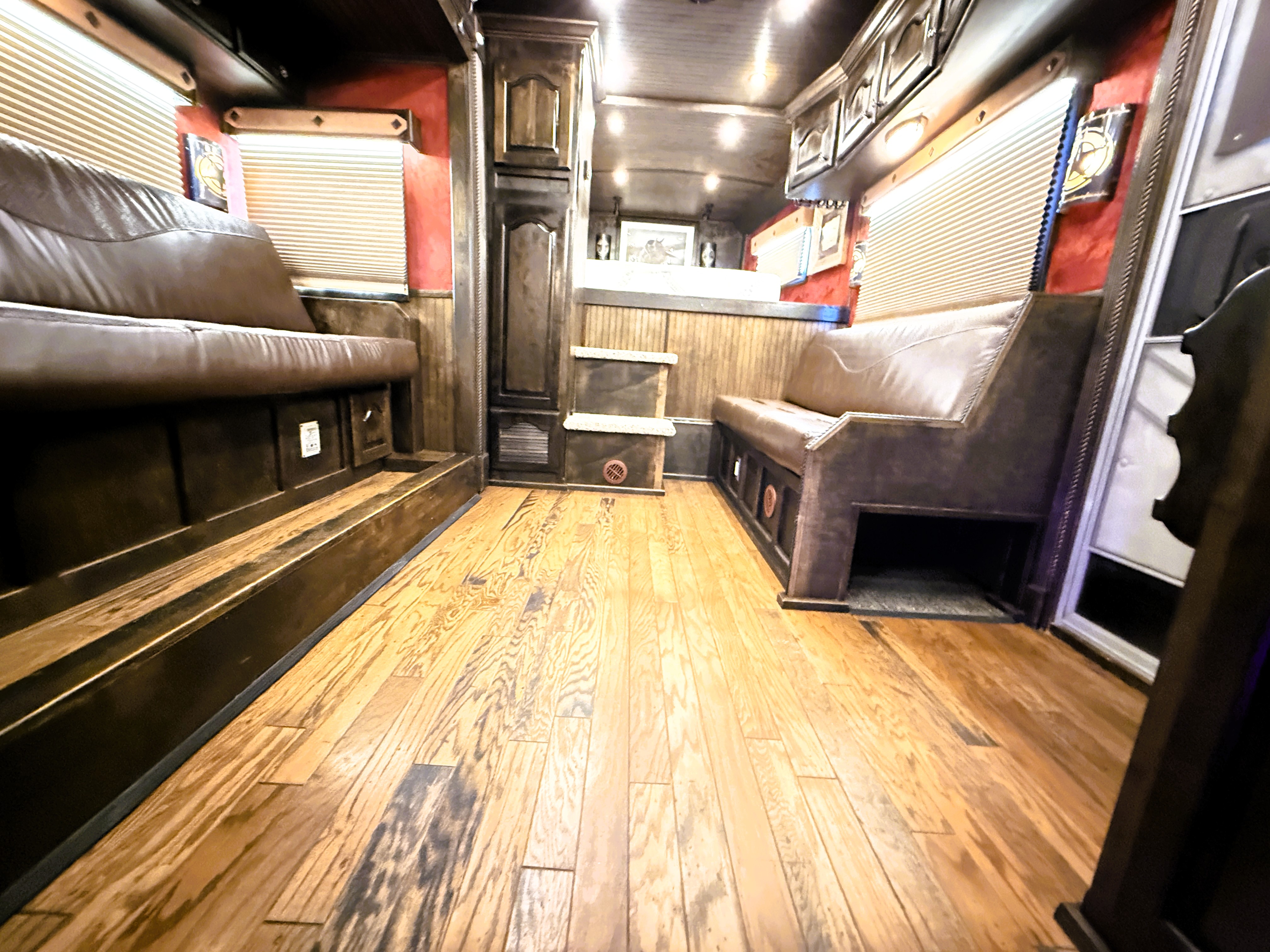 2006 Platinum 4HLQ Living Quarters