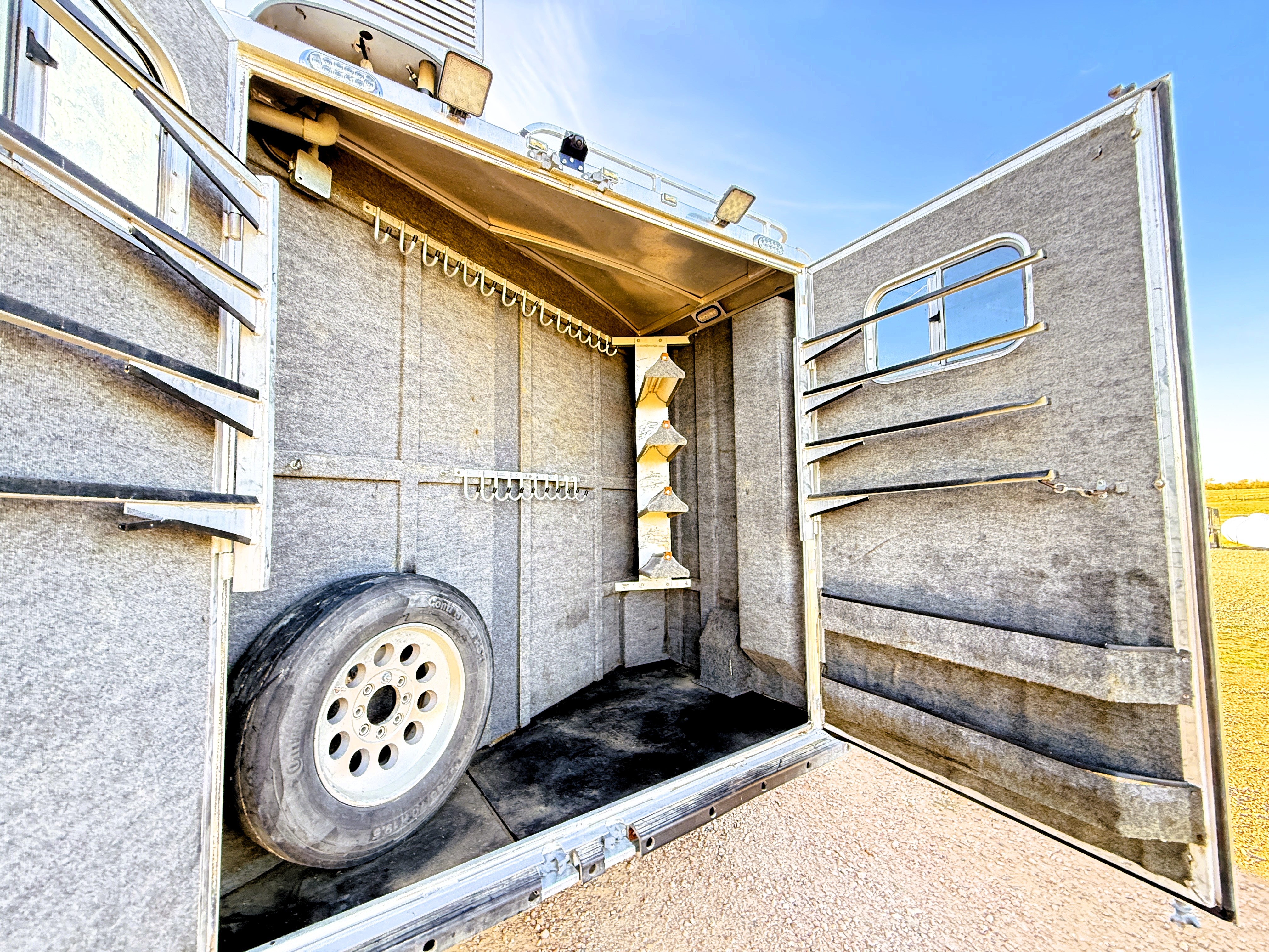 2006 Platinum 4HLQ Living Quarters