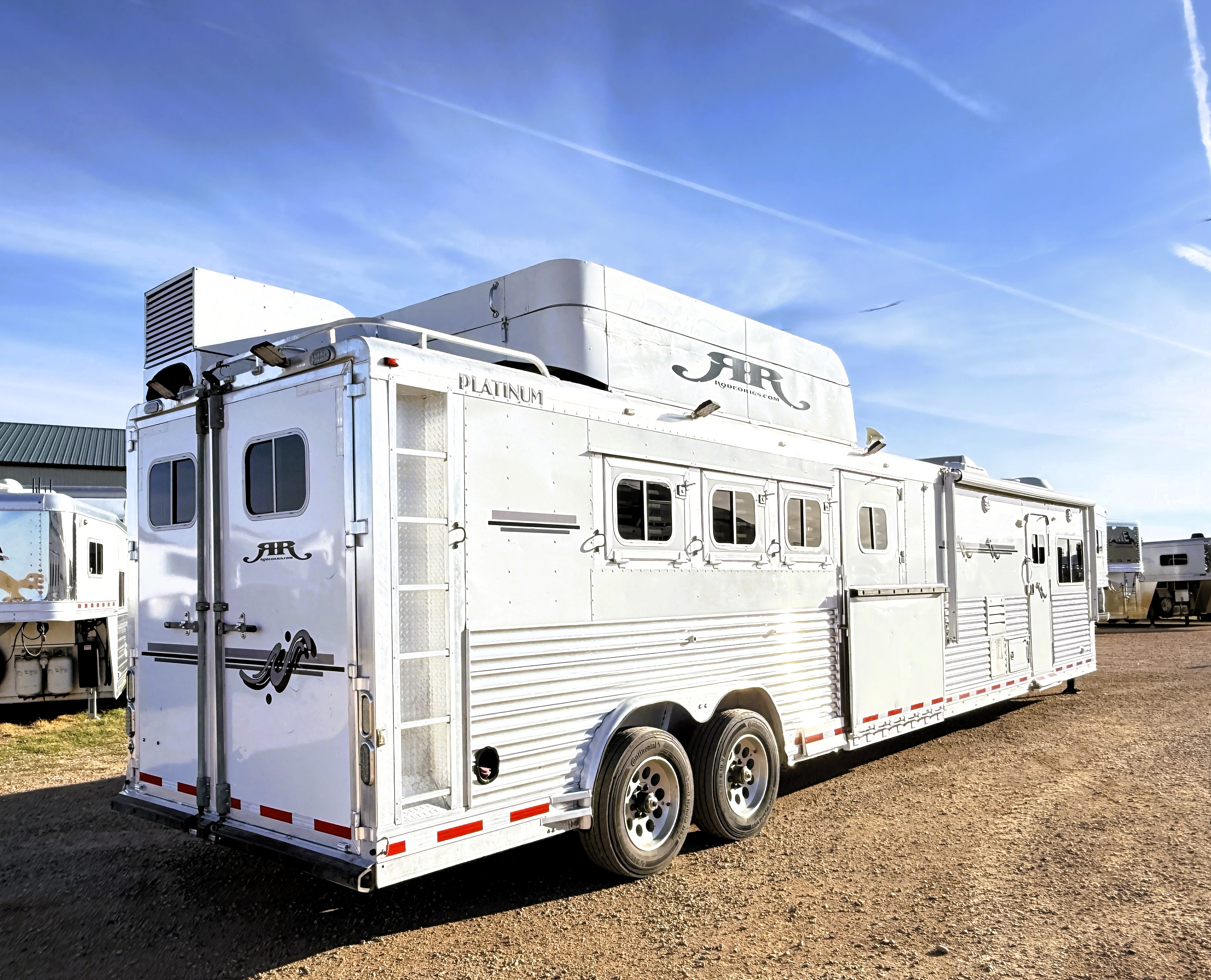 2006 Platinum 4HLQ Living Quarters