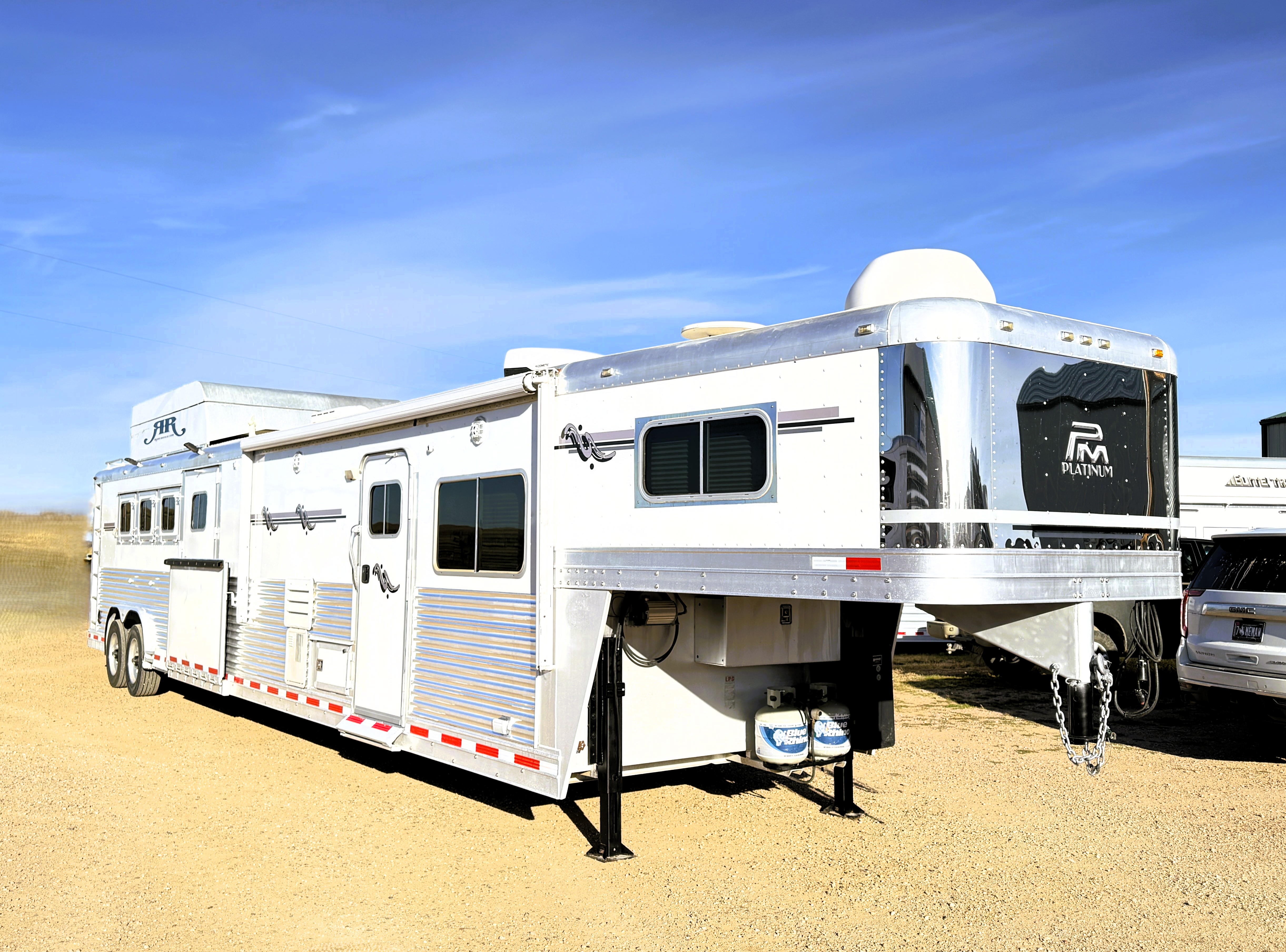 2006 Platinum 4HLQ Living Quarters