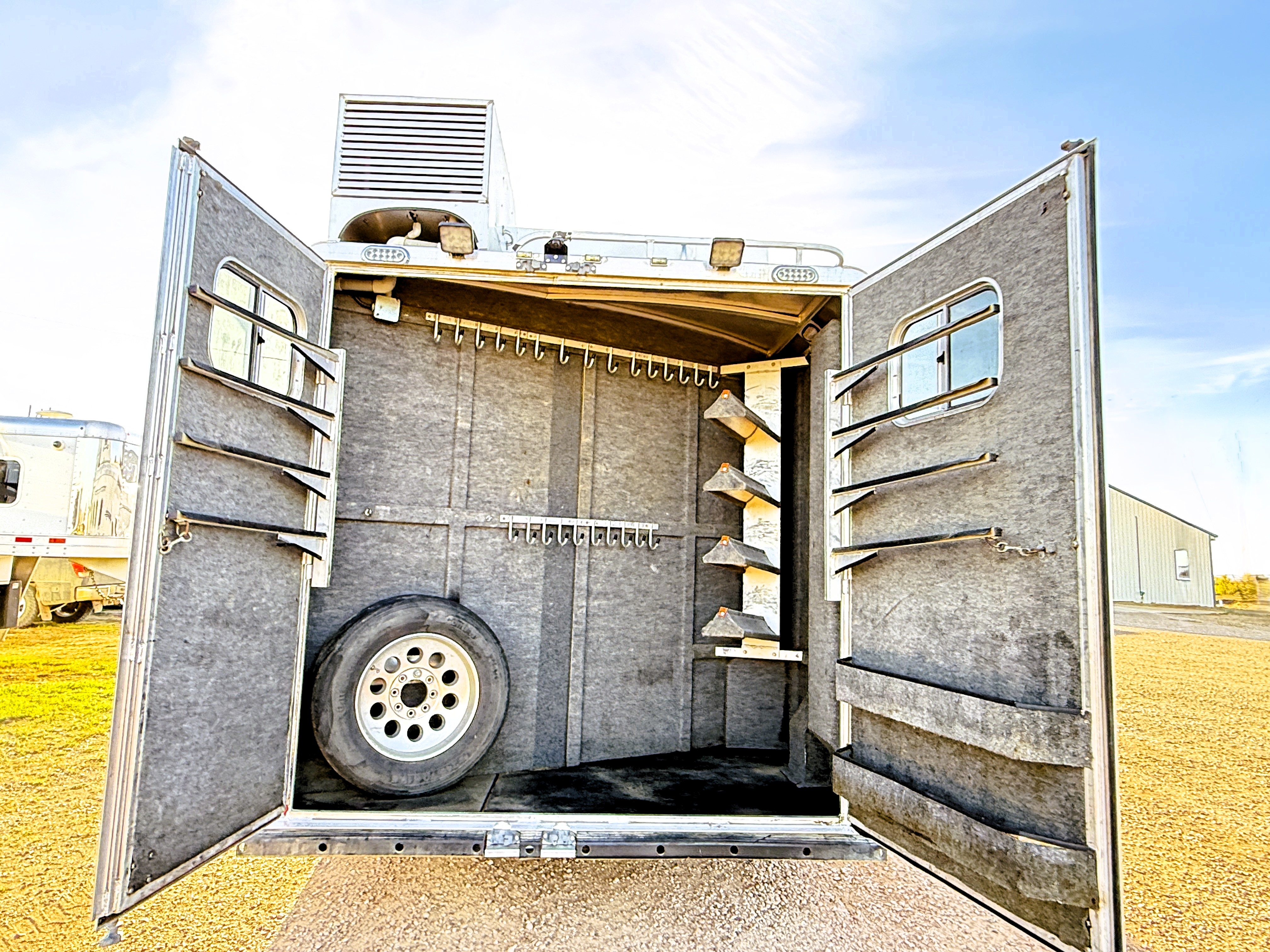 2006 Platinum 4HLQ Living Quarters
